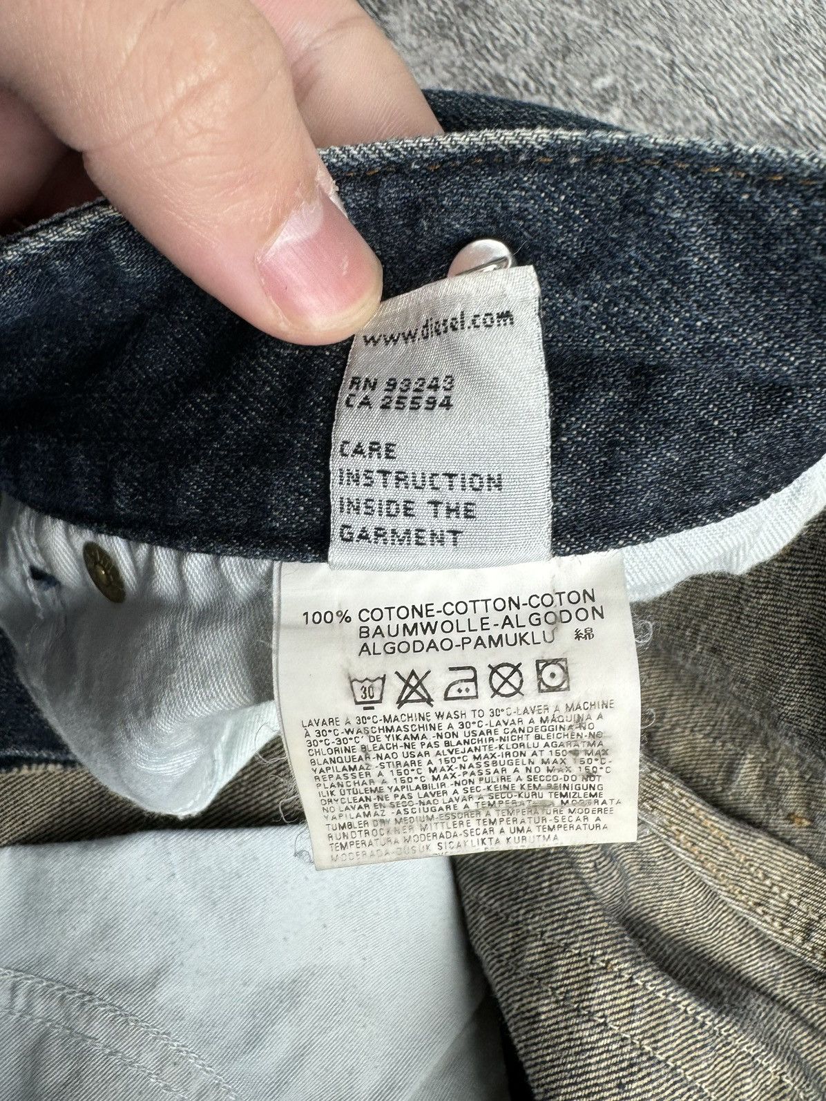 Diesel Diesel Cherone Y2K Distressed Denim Straight Jeans Trousers Size 30" / US 8 / IT 44 - 15 Thumbnail
