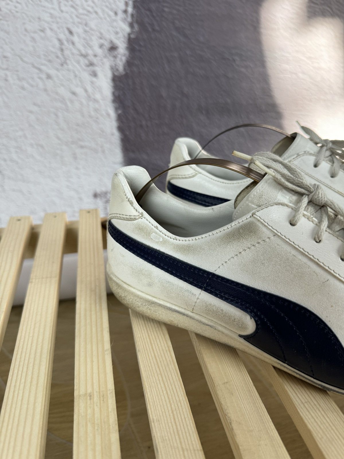 Puma Puma Top Winner sz 6 vintage white leather low top sneakers Size US 7 / EU 40 - 4 Thumbnail