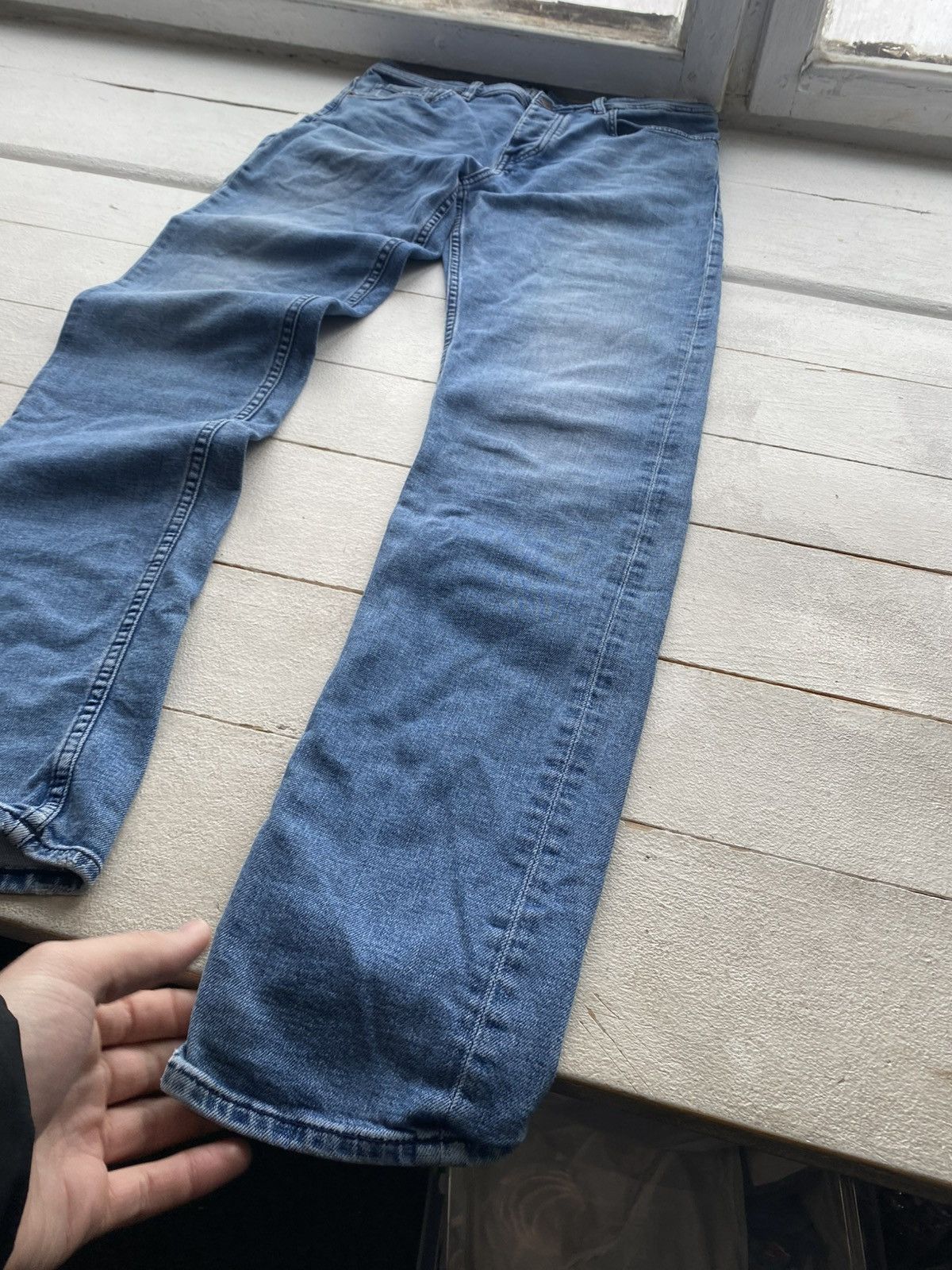 Hugo Boss 00s BOSS Hugo Boss Slim Fit Blue Jeans Light Wash Denim Size US 32 / EU 48 - 2 Thumbnail