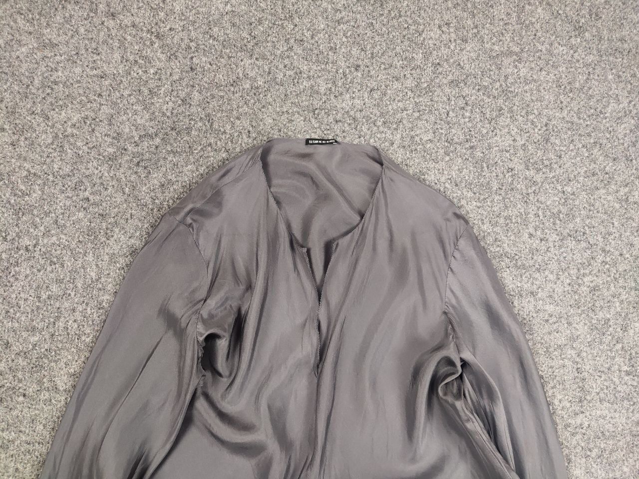 Designer Susanne Bommer Design Boxy Silk Silver gray blouse Size L / US 10 / IT 46 - 8 Thumbnail