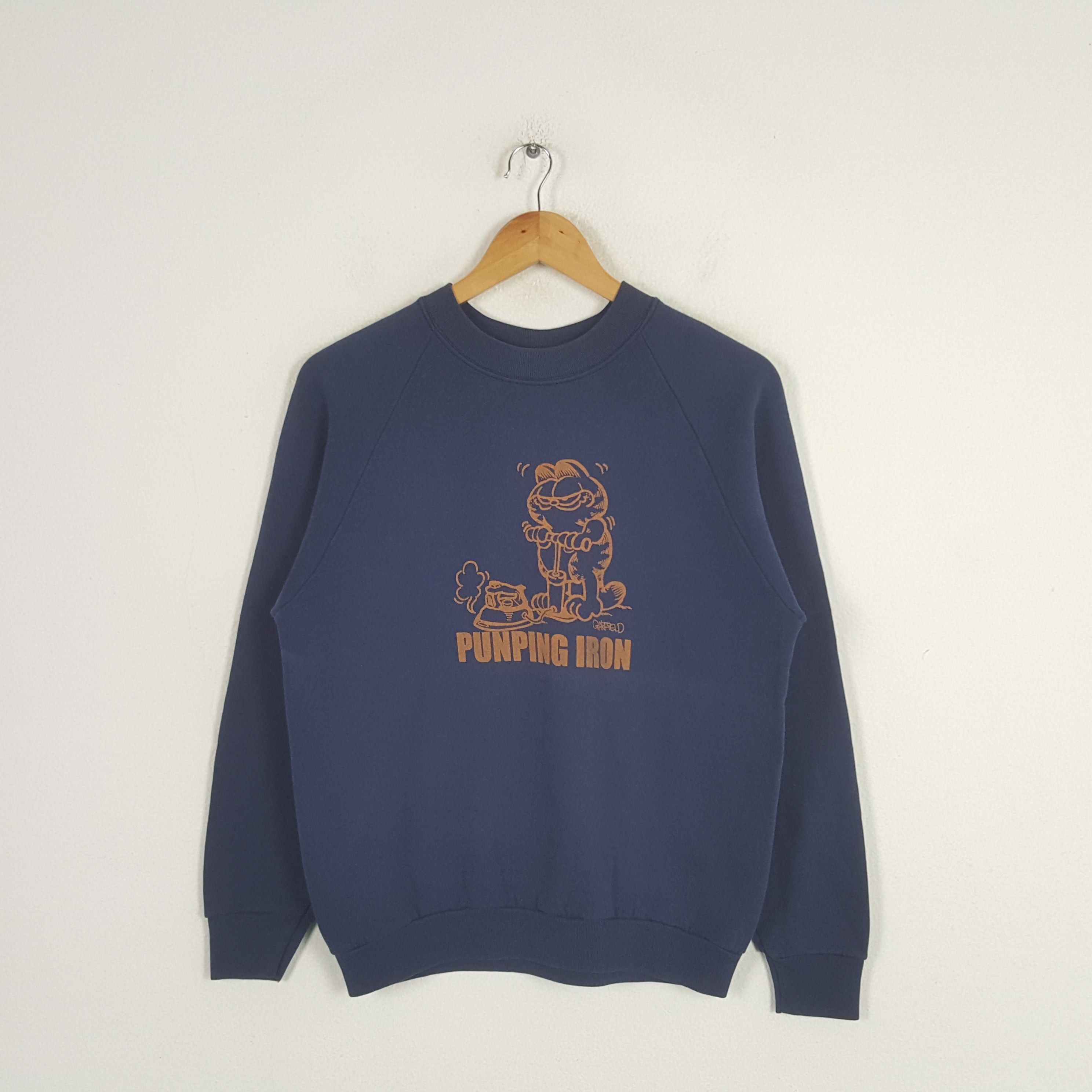 Fruit Of The Loom × Vintage Vintage Garfield Punping Iron Cartoon Sweatshirt C290N14 Size US S / EU 44-46 / 1 - 1 Thumbnail