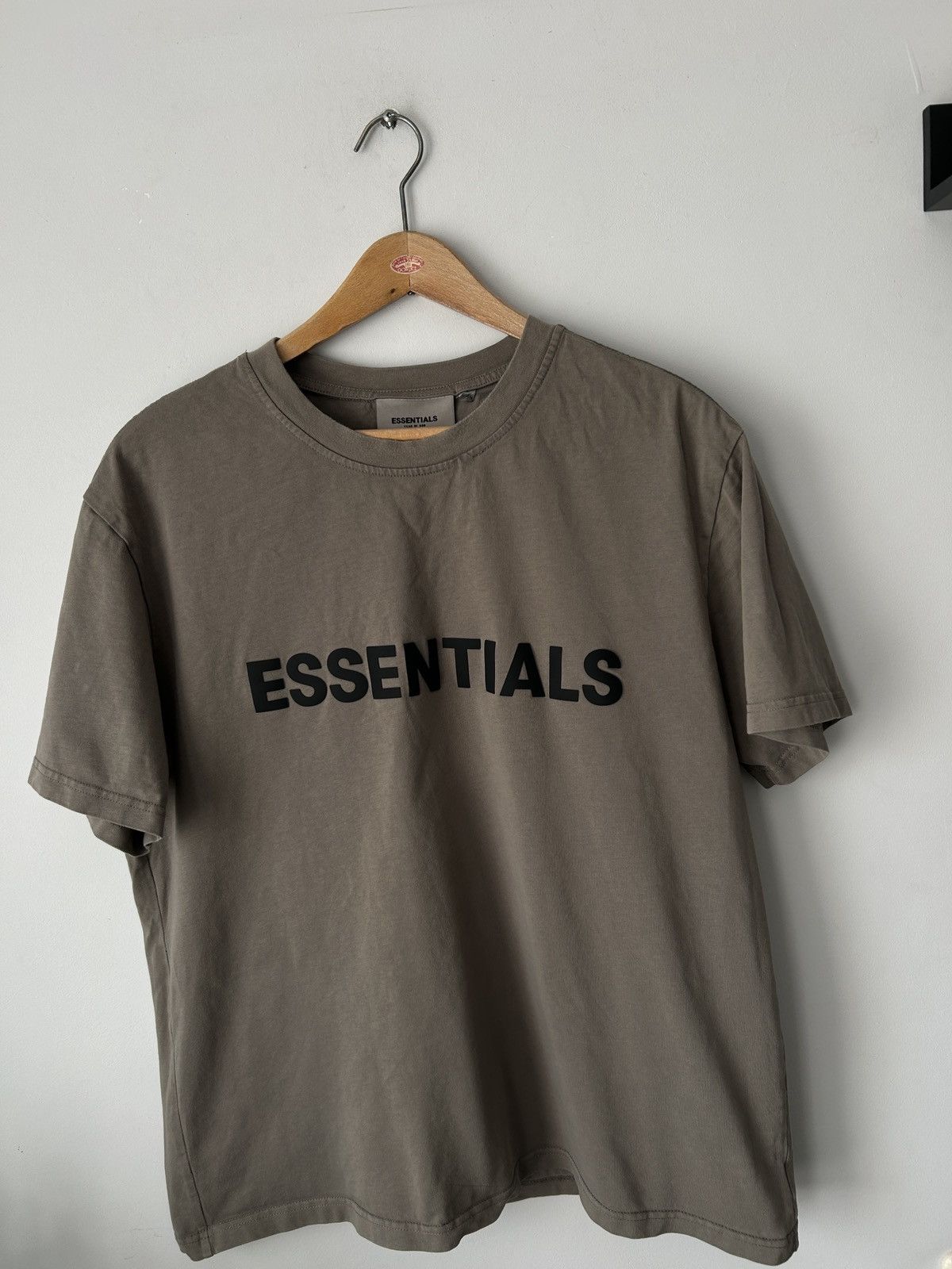 Essentials Fear Of God Essentials Taupe Boxy T-shirt Applique Logo Tee Size US XL / EU 56 / 4 - 8 Thumbnail