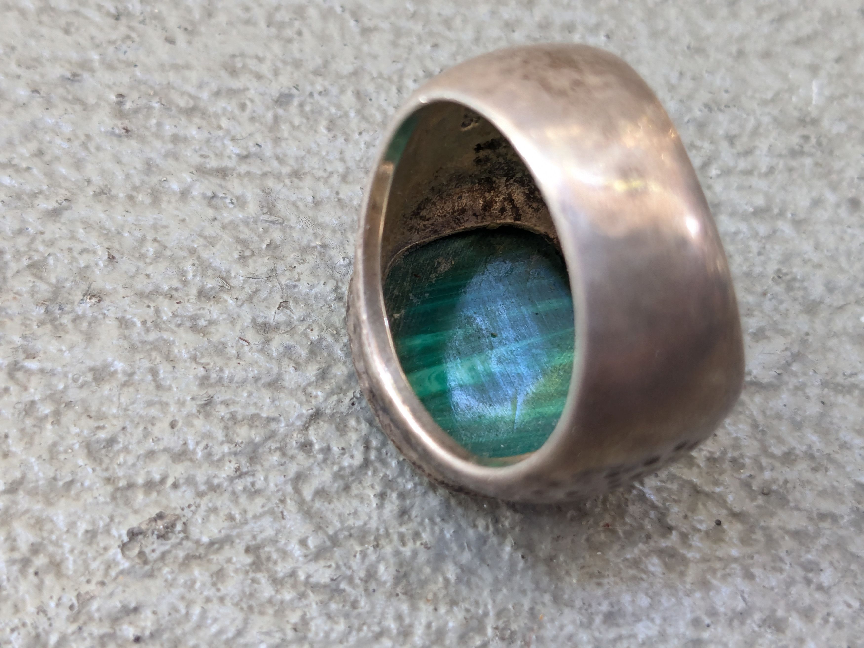 Jewelry Vintage Sterling Silver Ring Green Malachite Hammered Size ONE SIZE - 6 Thumbnail