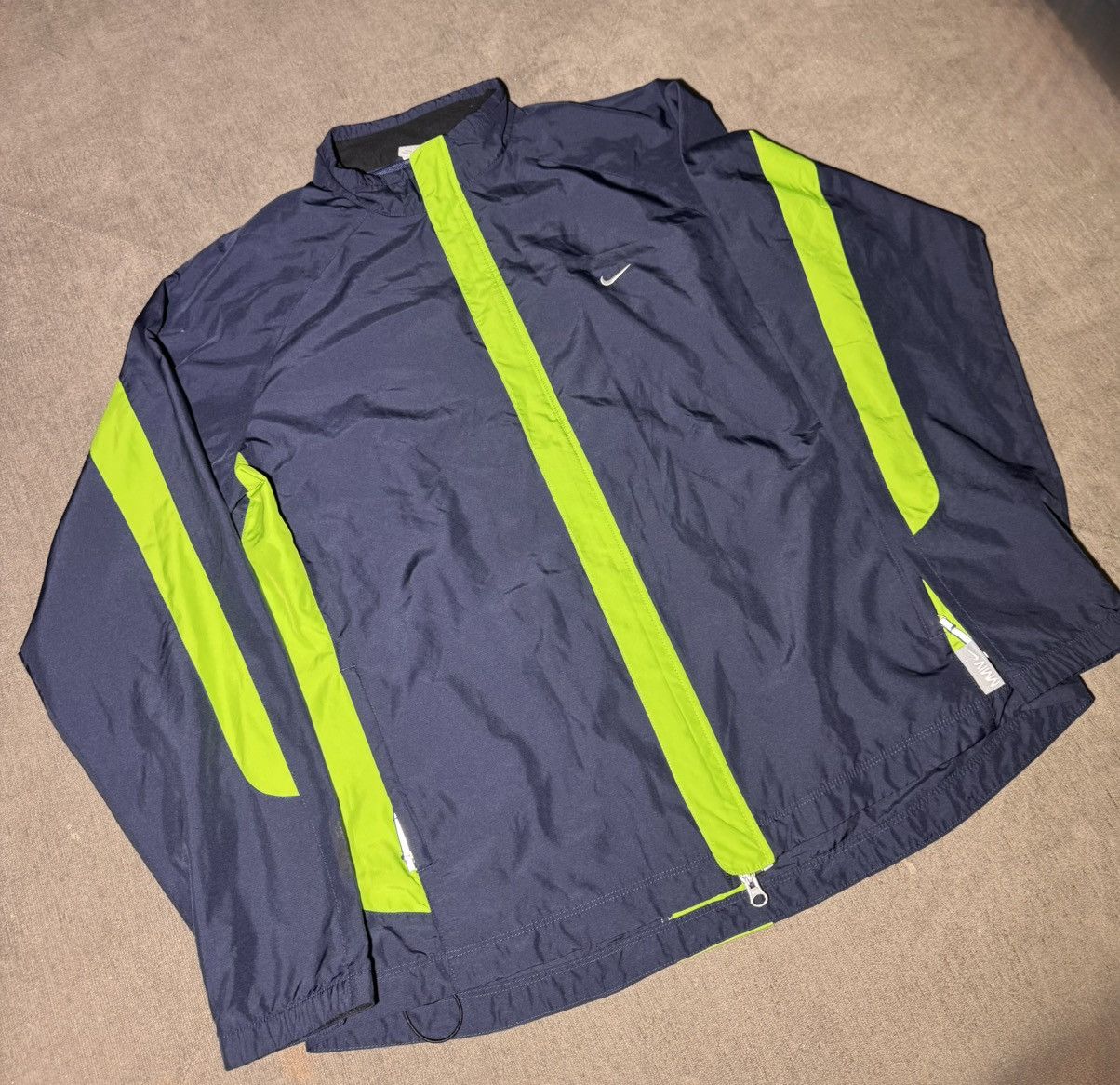 Nike vintage Nike "MMIV" lightweight nylon windbreaker jacket Size US XL / EU 56 / 4 - 2 Thumbnail