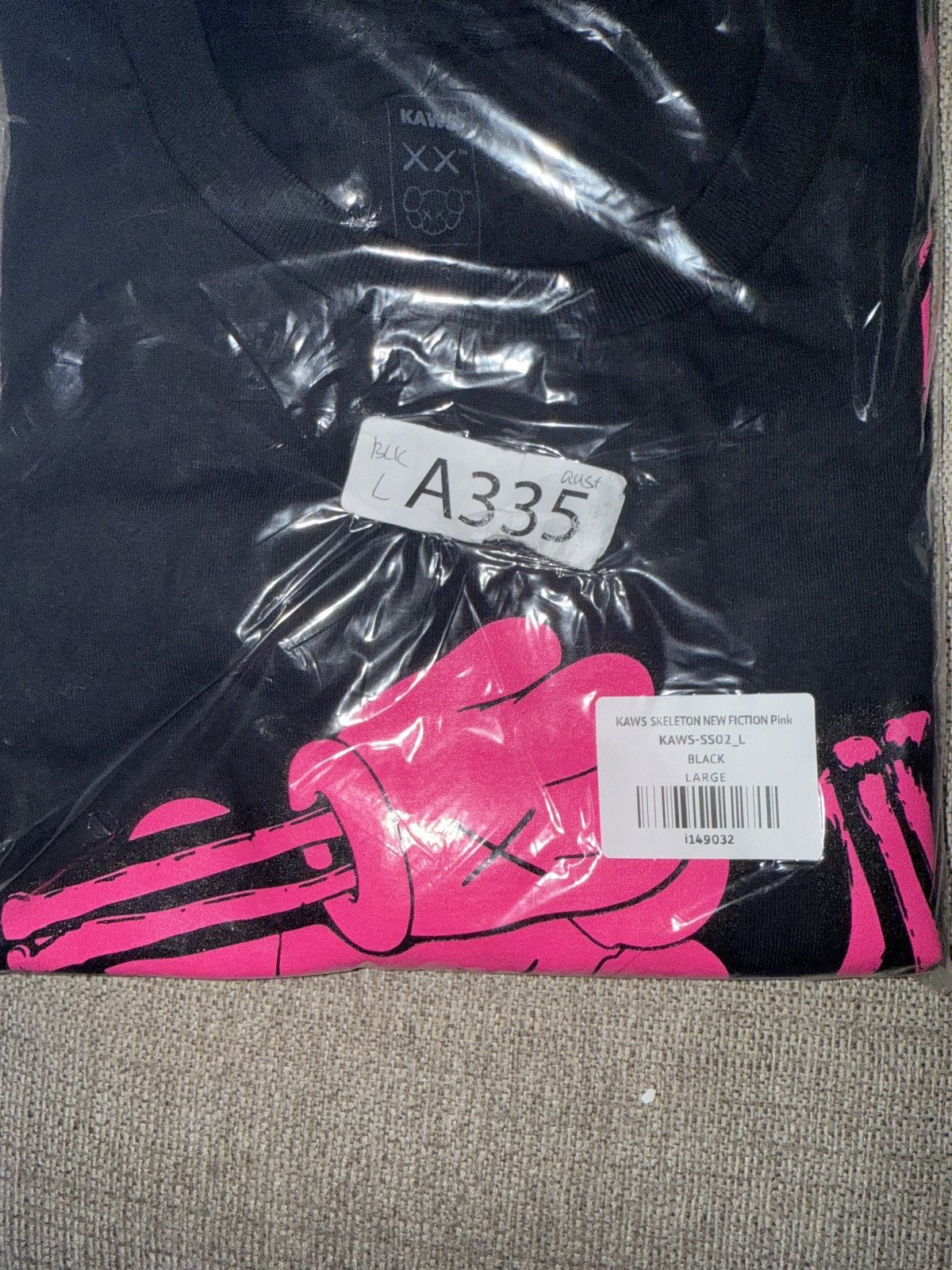 Kaws Kaws New Fliction tee Size US L / EU 52-54 / 3 - 1 Thumbnail