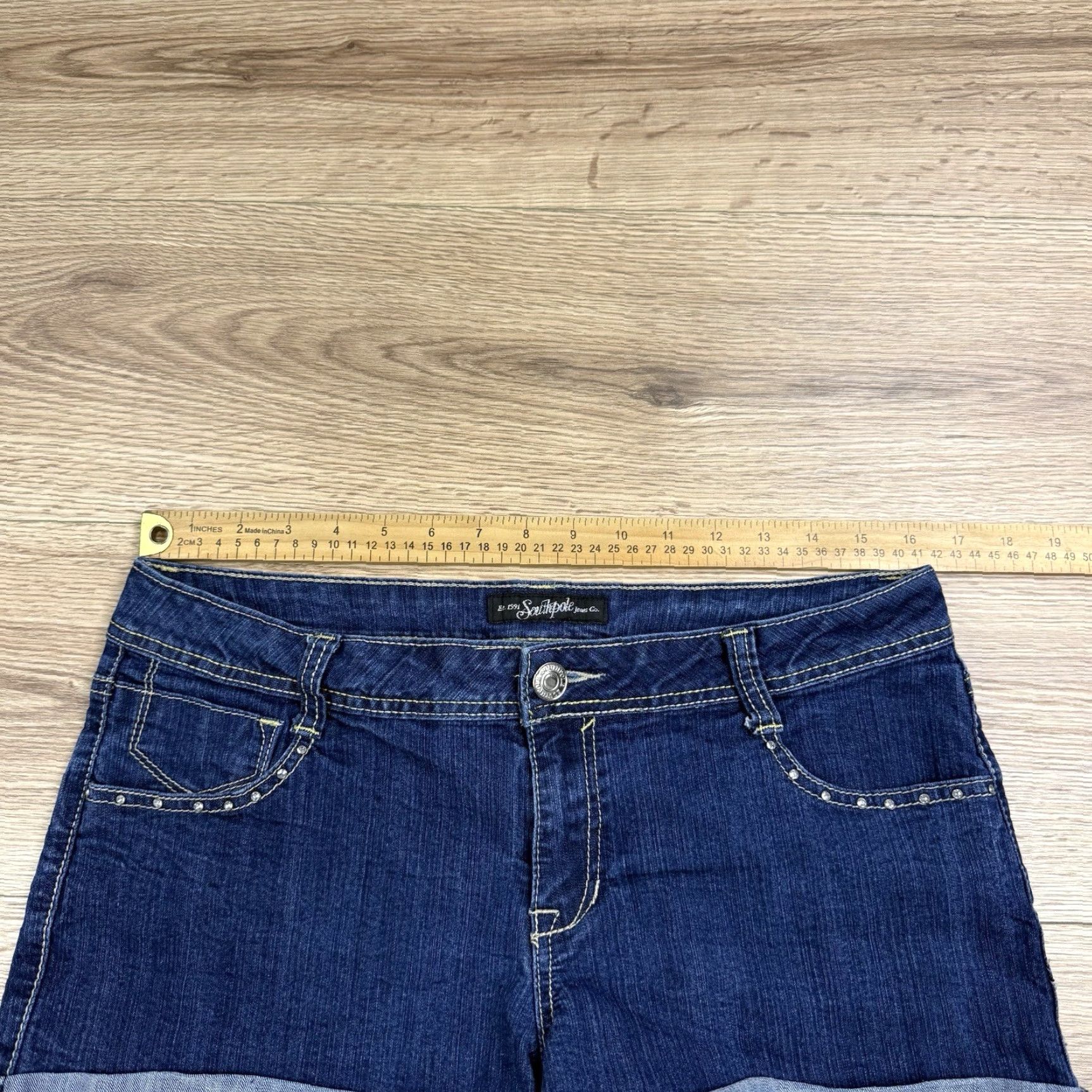 Southpole Southpole Women's Denim Cuffed Short Shorts Rhinestone Embroidered NO TAG Blue 14 Regular Inseam 2 in Low Rise 6.5-8.5 in Jeans Shorts Mens Womens? Size 36" / US 14 / IT 50 - 4 Thumbnail