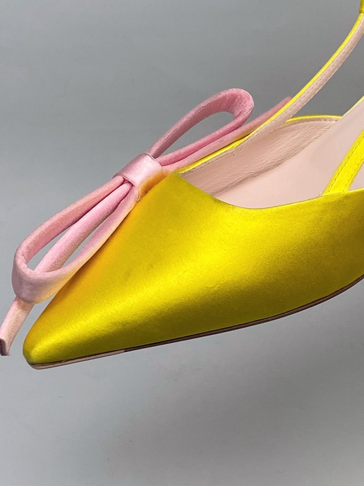 Roger Vivier Roger Vivier 55mm Virgule Bow satin pumps size 36.5 Size US 6.5 / IT 36.5 - 11 Thumbnail