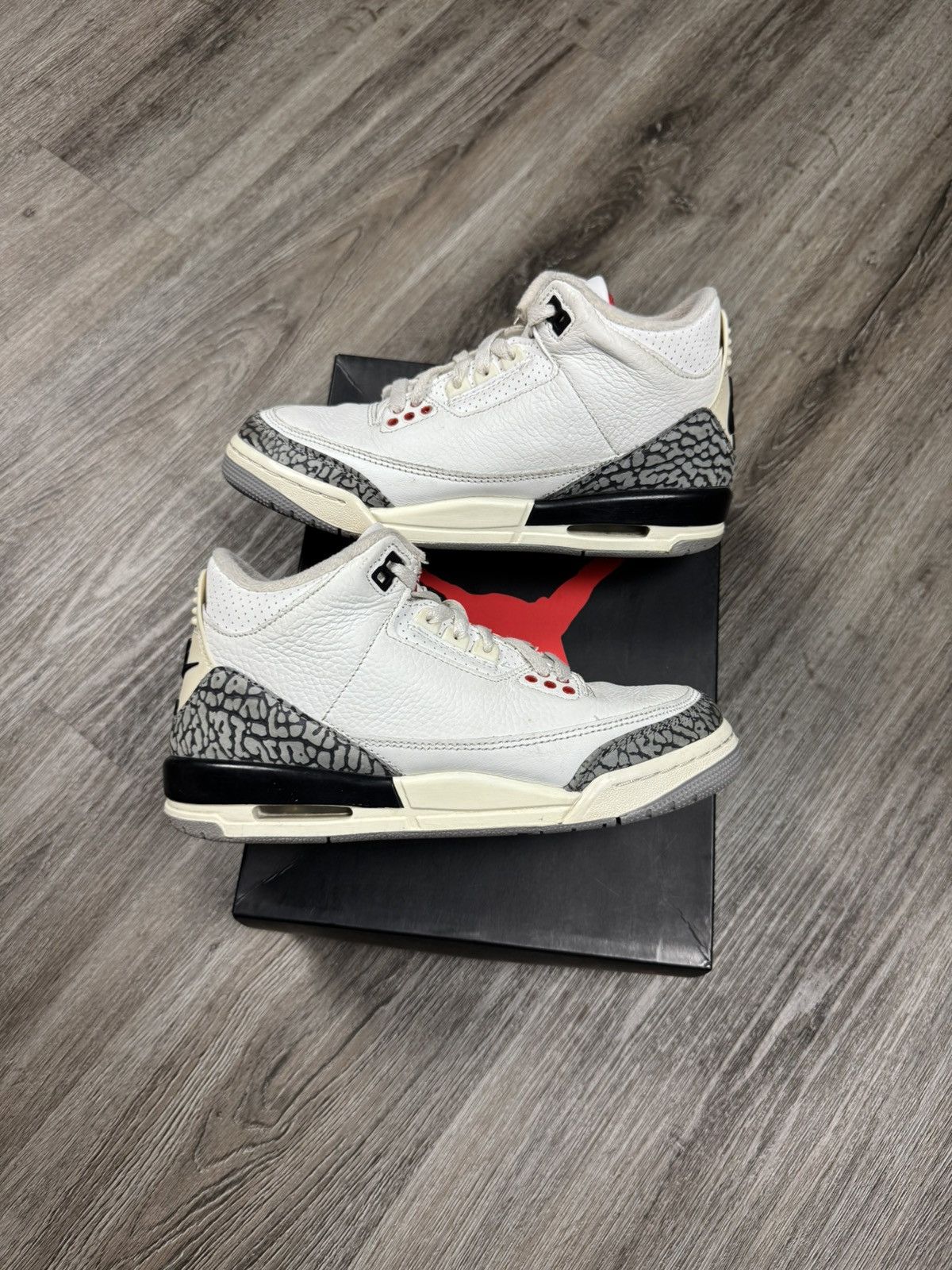 Jordan Brand Jordan 3 Retro White Cement Size 5Y Size US 5 / EU 37 - 1 Thumbnail