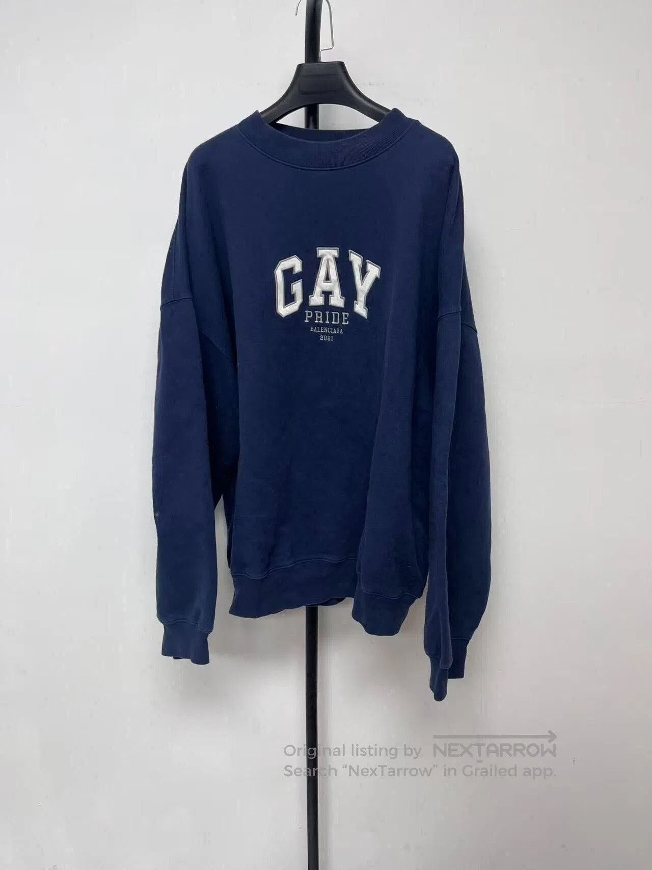 Balenciaga balenciaga navy blue crewneck sweatshirt for men. Size US S / EU 44-46 / 1 - 1 Thumbnail