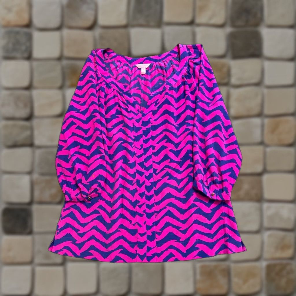 Lilly Pulitzer I Got Lucky Pop Moxy Blouse Top Womens L Pink Silk Graphic Split Neck Pullover Casual Shirt Blouse Ladies