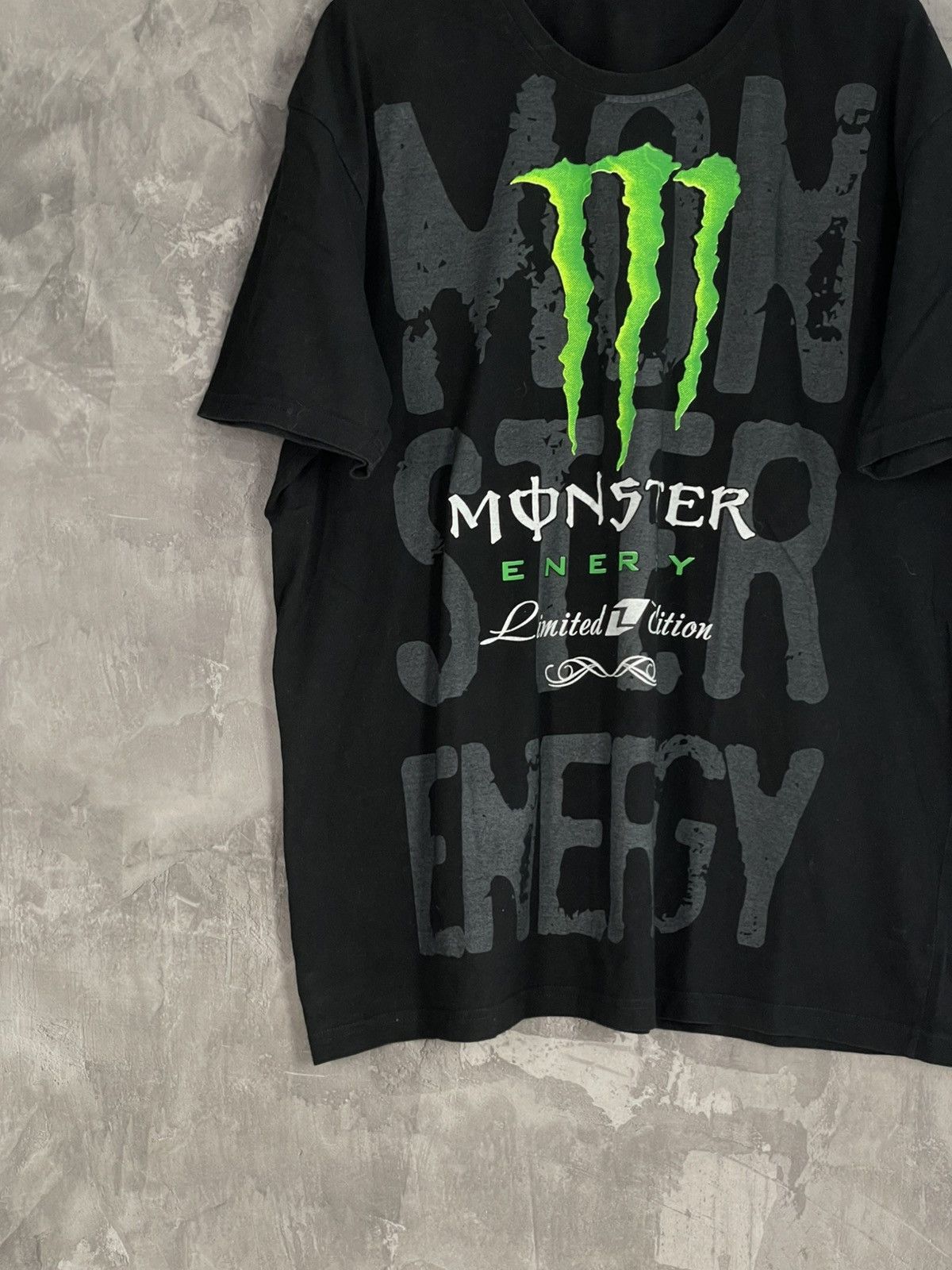 Vintage Monster Energy vintage Y2K Graphic t-shirt Size US L / EU 52-54 / 3 - 5 Thumbnail