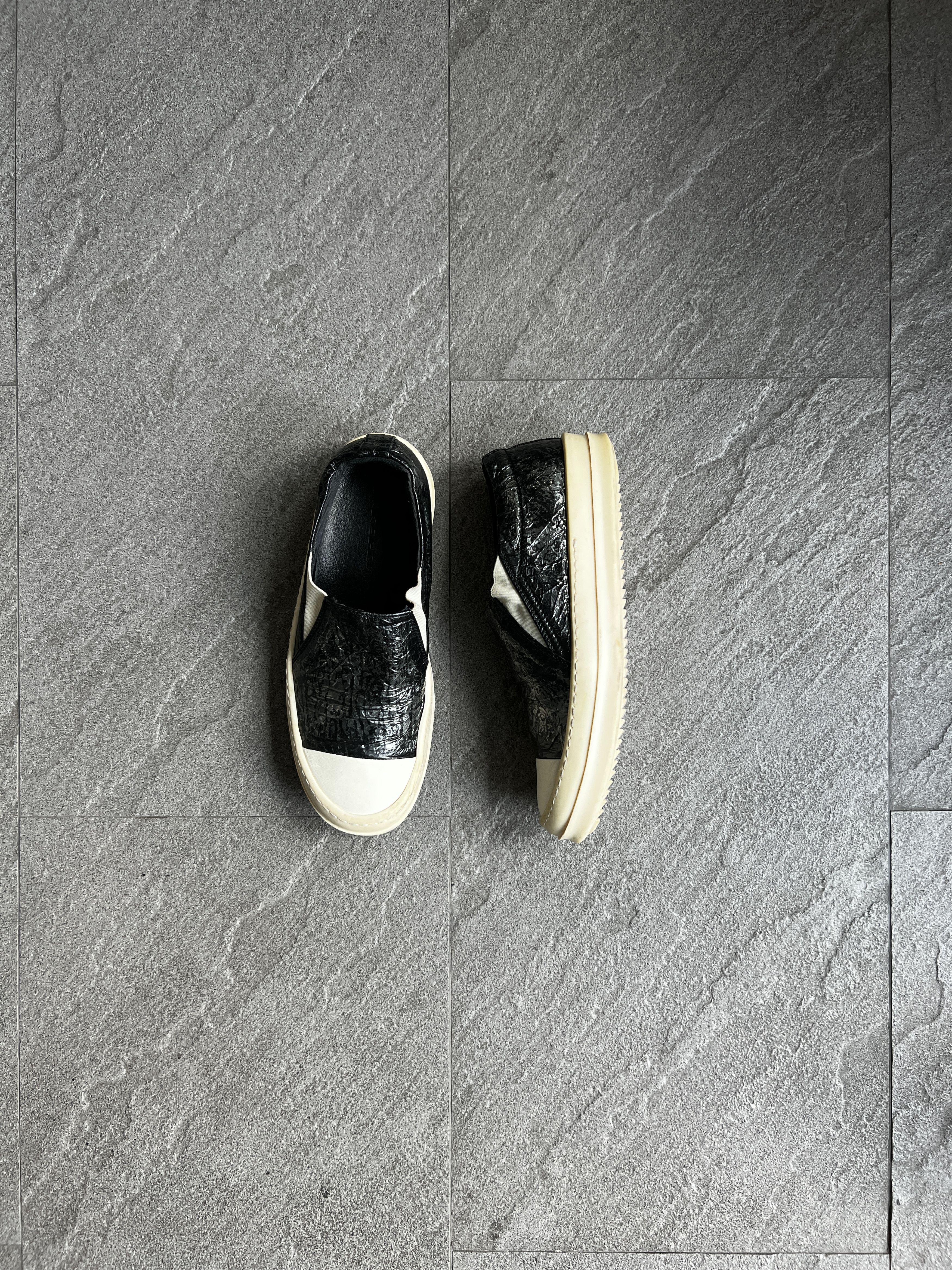 Rick Owens Drkshdw Rick Owens DRKSHDW Slip On Crackle Black EU39 Size US 6 / EU 39 - 2 Thumbnail