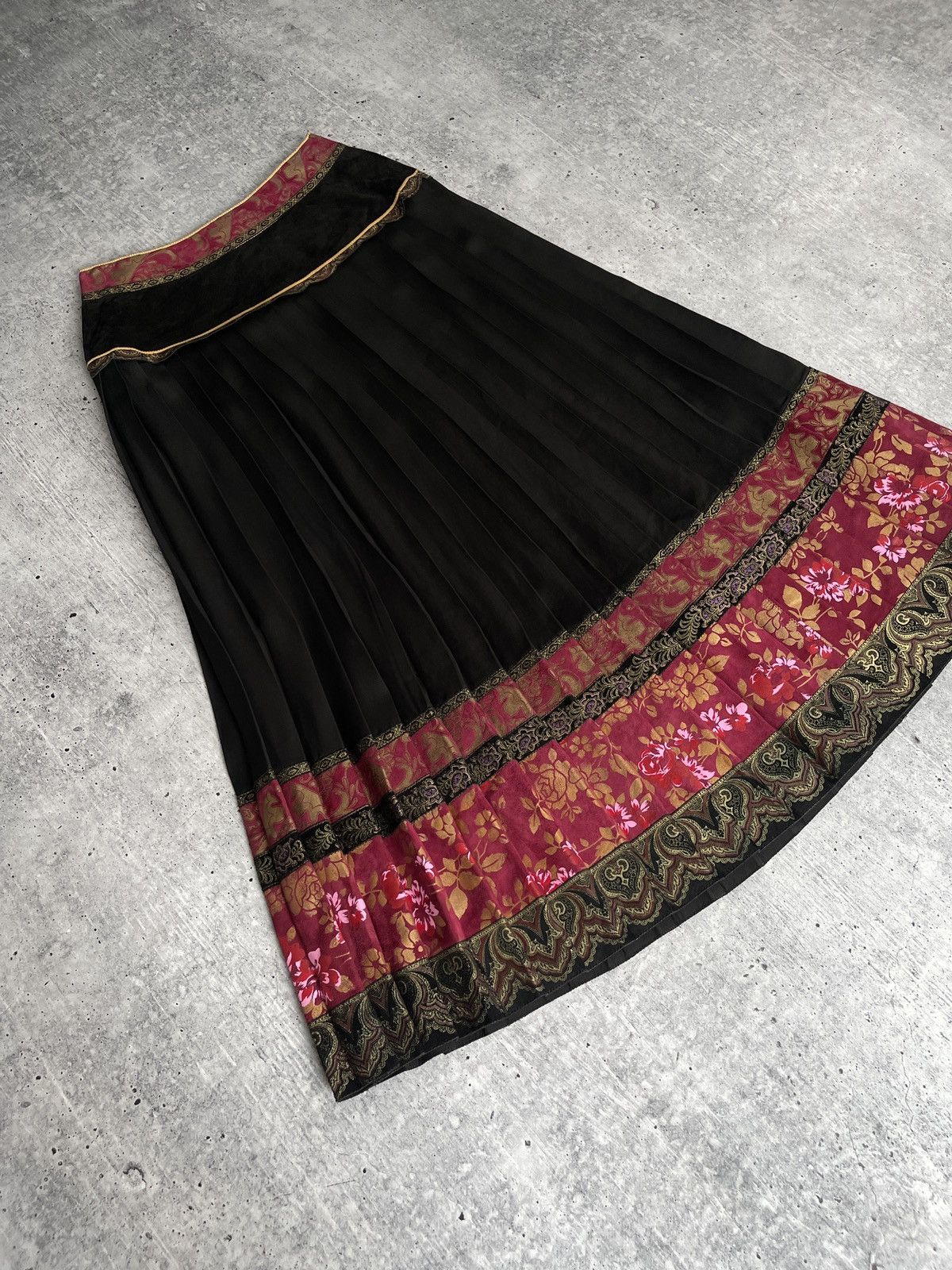 Roberto Cavalli Roberto Cavalli Leather and Silk Skirt Size S Size 25" / US 0 / IT 36 - 6 Thumbnail