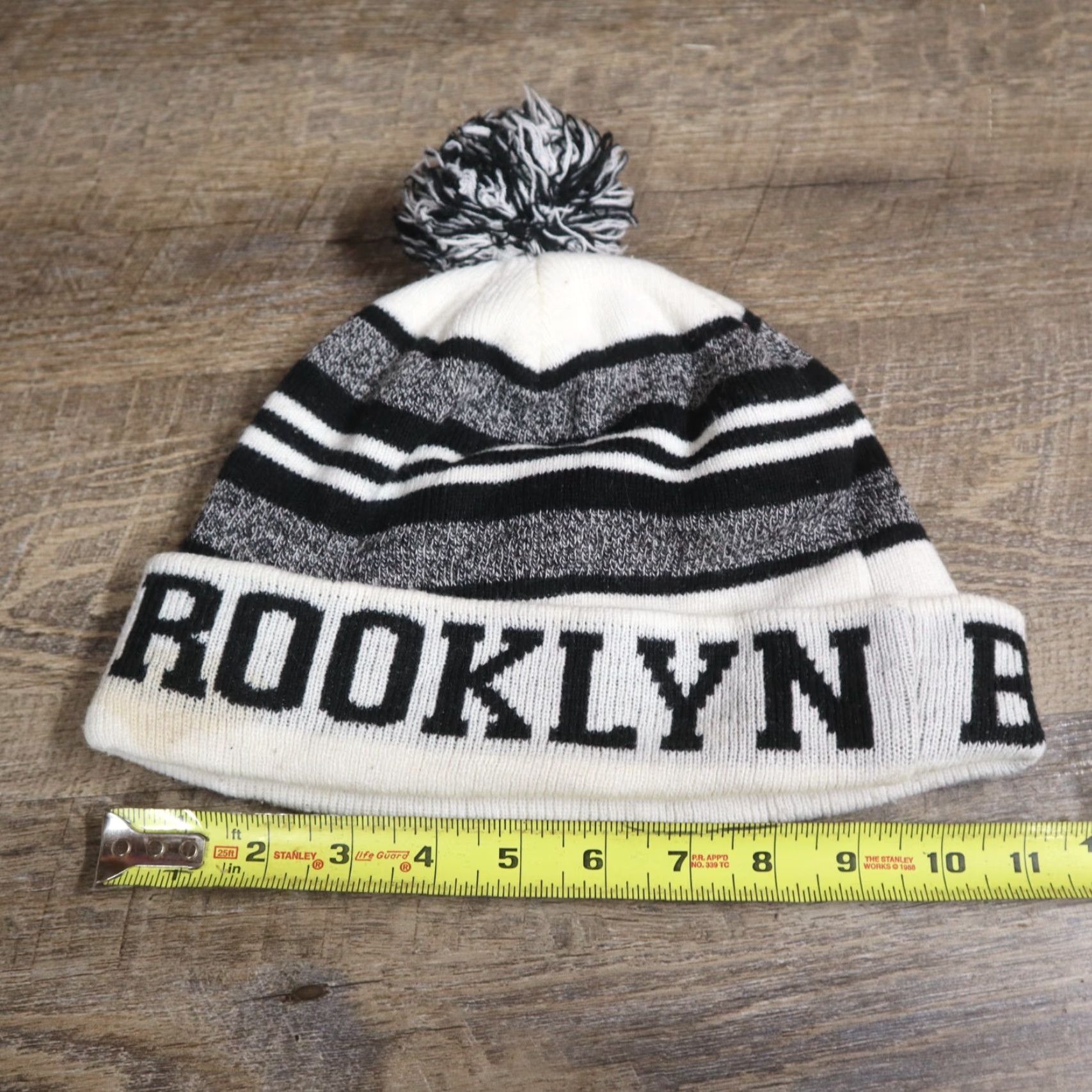 Vintage VINTAGE Brooklyn NY Knit Black & White Pom Beanie Winter Hat Size ONE SIZE - 3 Thumbnail