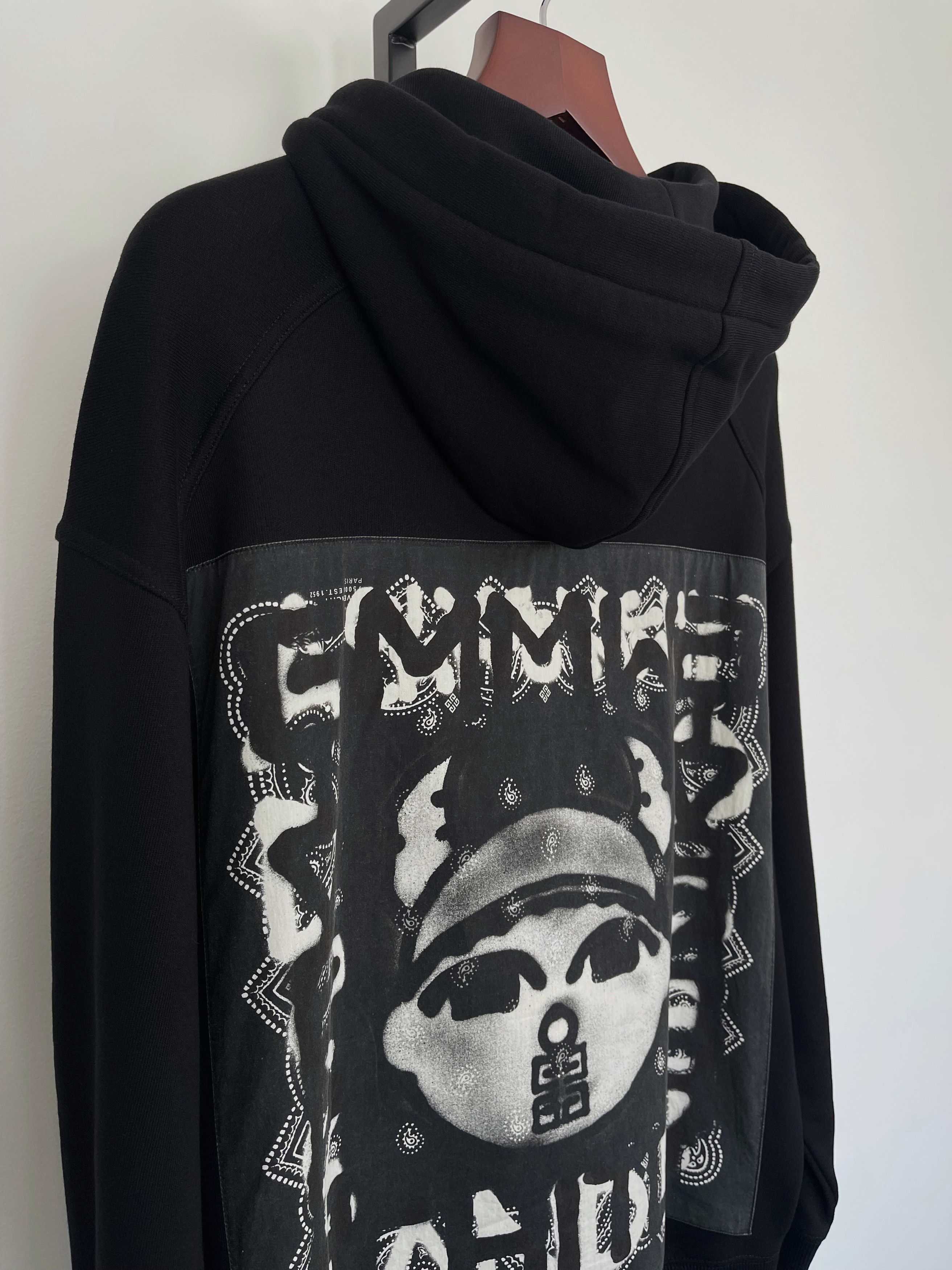 Chito × Givenchy RARE Embroidered 4G Chito Boy Graffiti Bandana Hoodie SS22 Size US XXS / EU 40 - 3 Thumbnail
