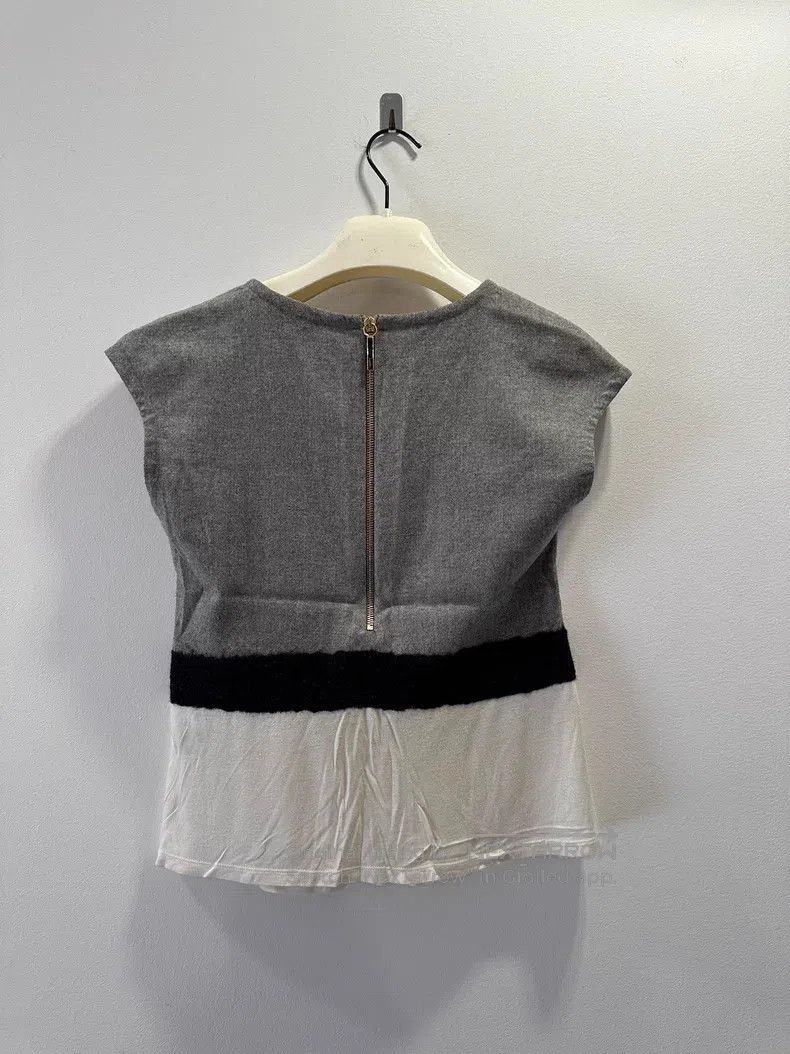 Fendi Fendi Gray and white, women's short-sleeved tee, wool blen Size XS / US 0-2 / IT 36-38 - 2 Thumbnail