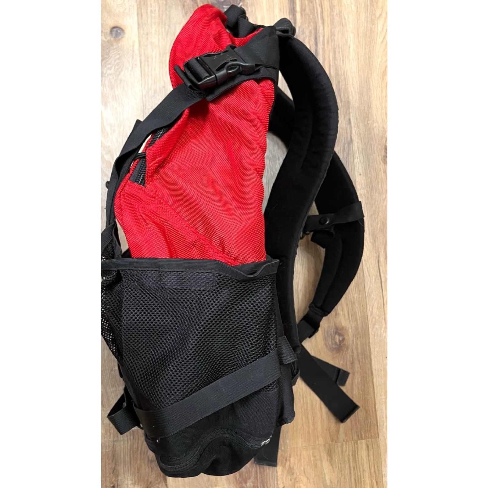 Oakley VINTAGE Oakley Icon Backback Red Black Bag Nylon Backpack Men 20” x 13” x 8” Outdoor Sports Nylon Oakley Icon 90s Y2K Bags Size ONE SIZE - 2 Thumbnail