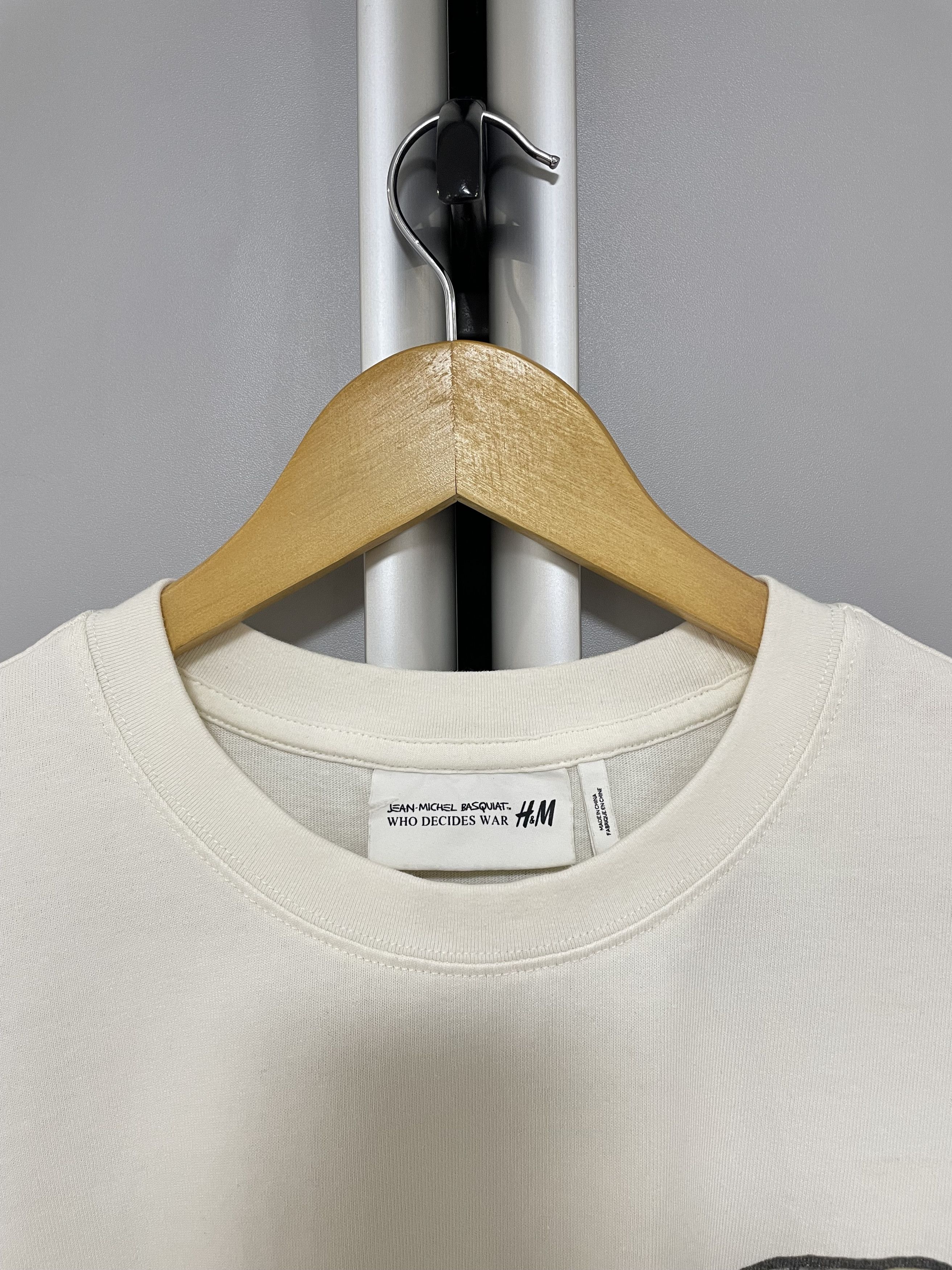 H&M × Jean-Michel Basquiat × Who Decides War Jean-Michel Basquiat x Who Decides War x H&M T-Shirt Tee Size US M / EU 48-50 / 2 - 9 Thumbnail