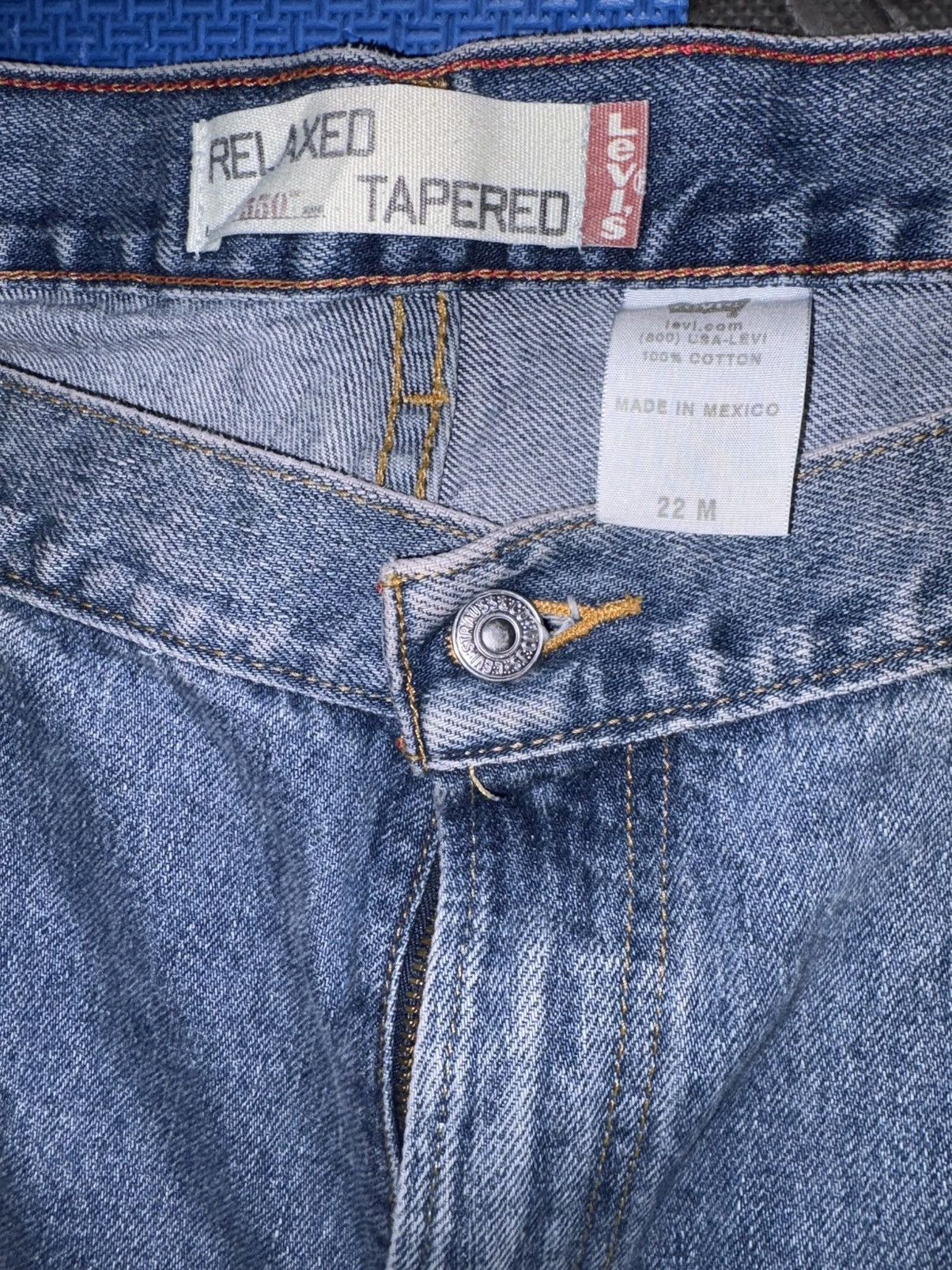 Levi's Vintage womens Levis jeans Relaxed tapered 22M Size 42" / US 20 - 2 Thumbnail