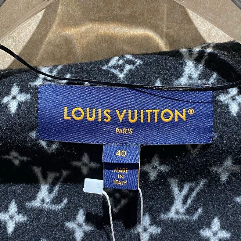 Louis Vuitton Louis Vuitton Black and white old flower full print bathro Size S / US 4 / IT 40 - 3 Thumbnail
