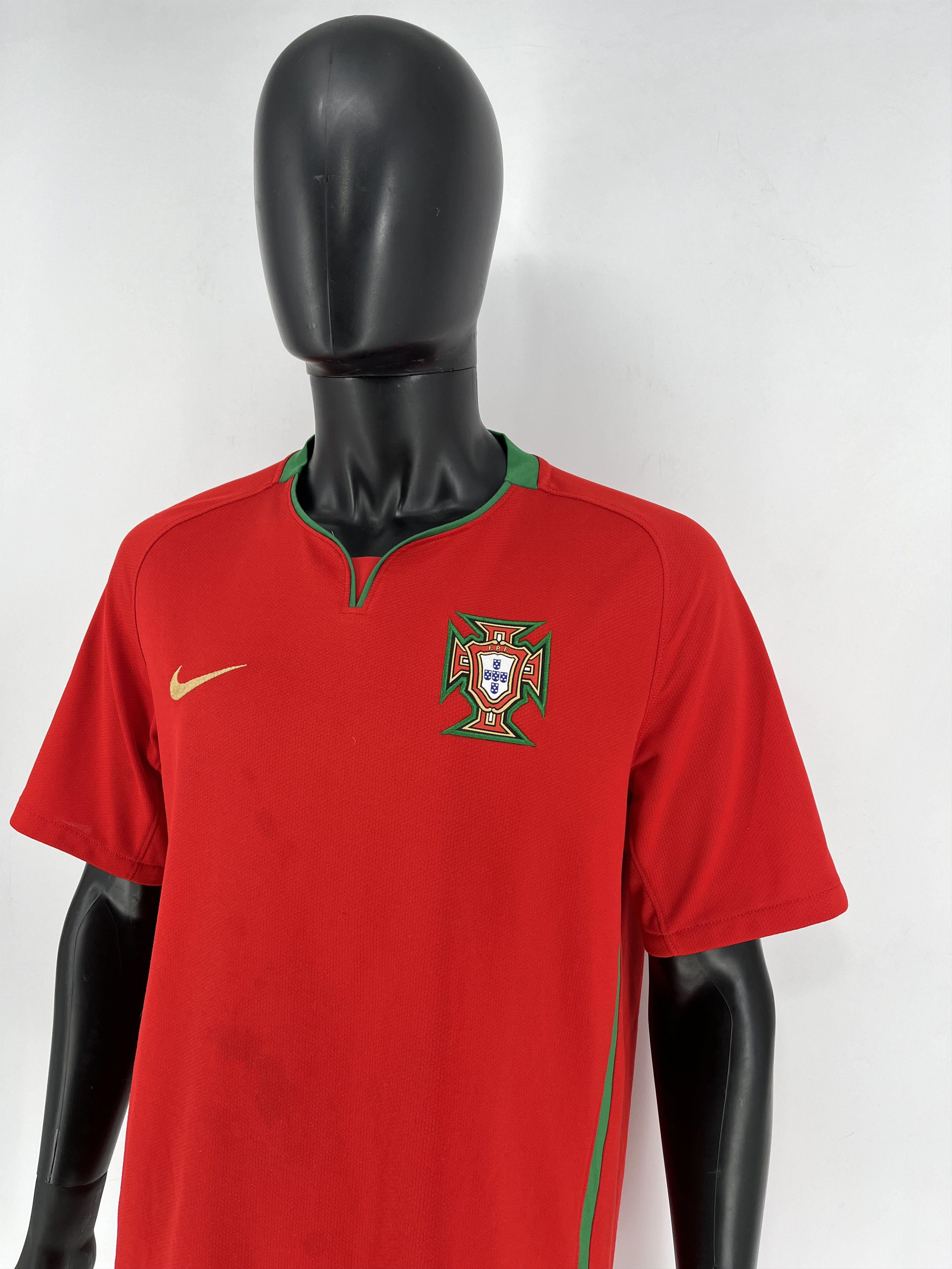 Other Vintage Nike Y2K Portugal Home jersey Shirt 00S Size US L / EU 52-54 / 3 - 4 Thumbnail