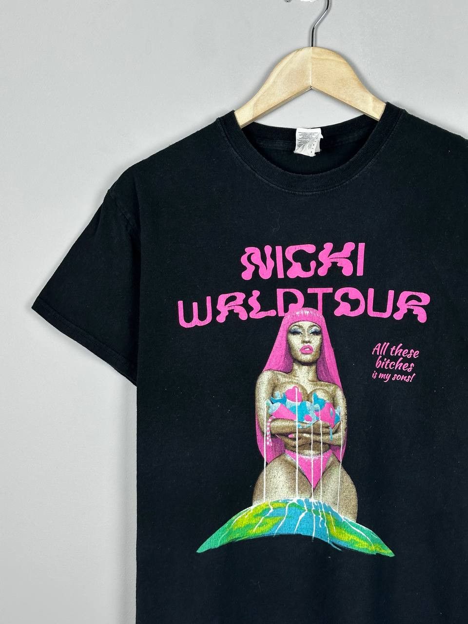 Band Tees Nicki minaj World Tour 2019 concert t shirt big log print Size M / US 6-8 / IT 42-44 - 3 Thumbnail