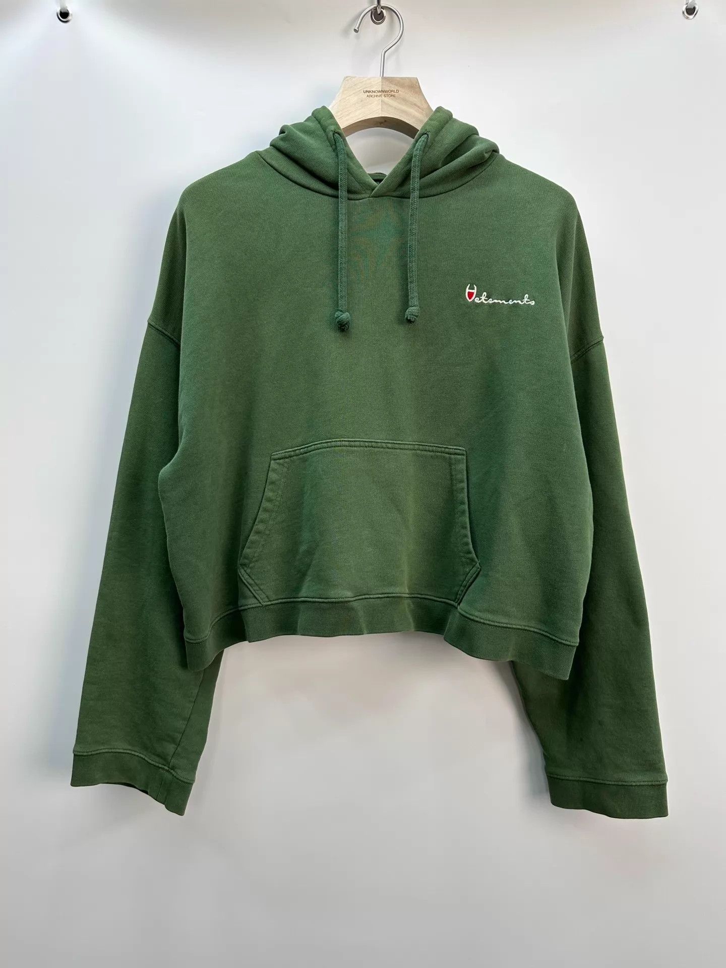 Champion × Vetements Vetements x Champion Hoodie SS17 (1438) | Grailed