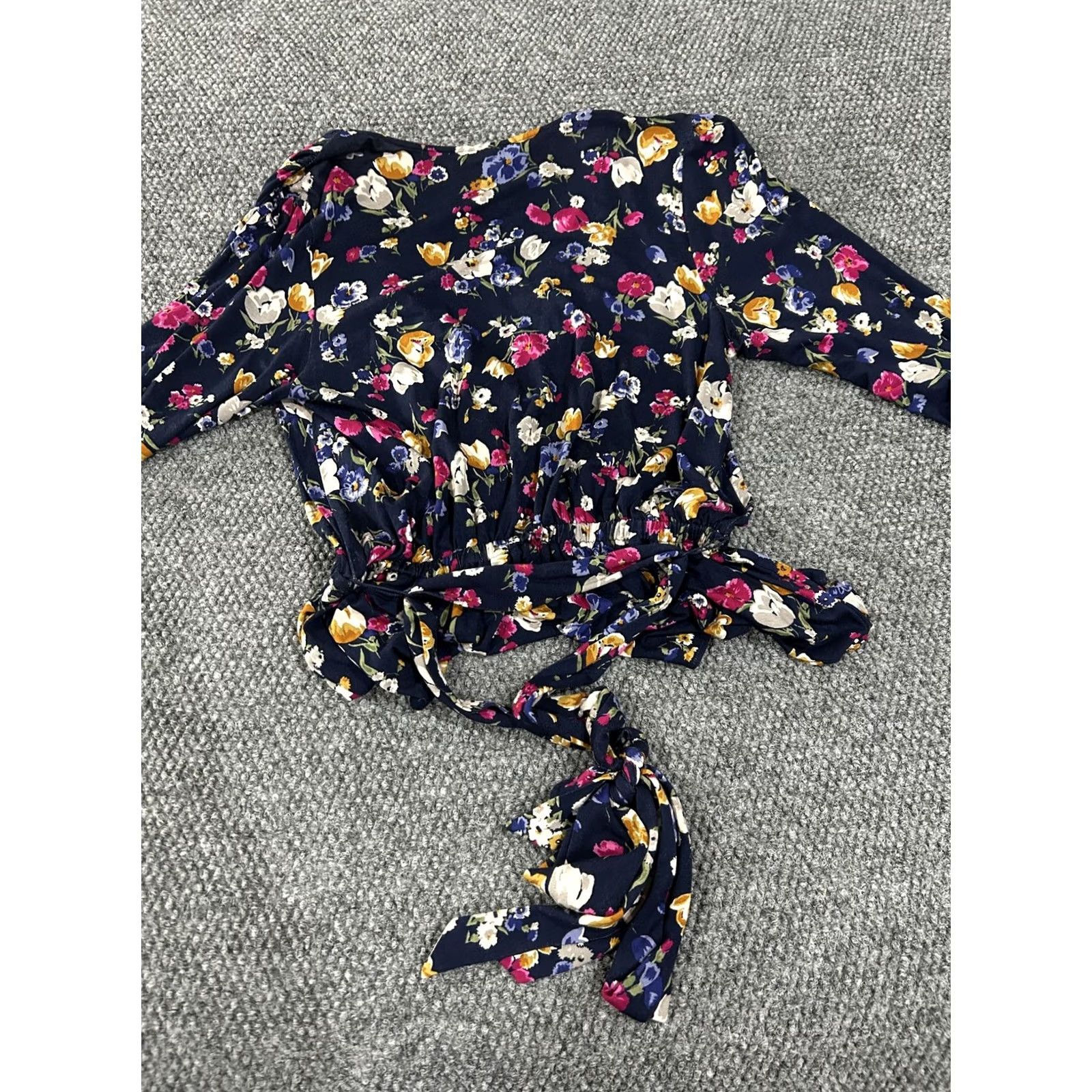 Ralph Lauren Lauren Ralph Lauren Shirt Womens Small Navy Floral Wrap Tie Waist Blouse Size S / US 4 / IT 40 - 7 Thumbnail