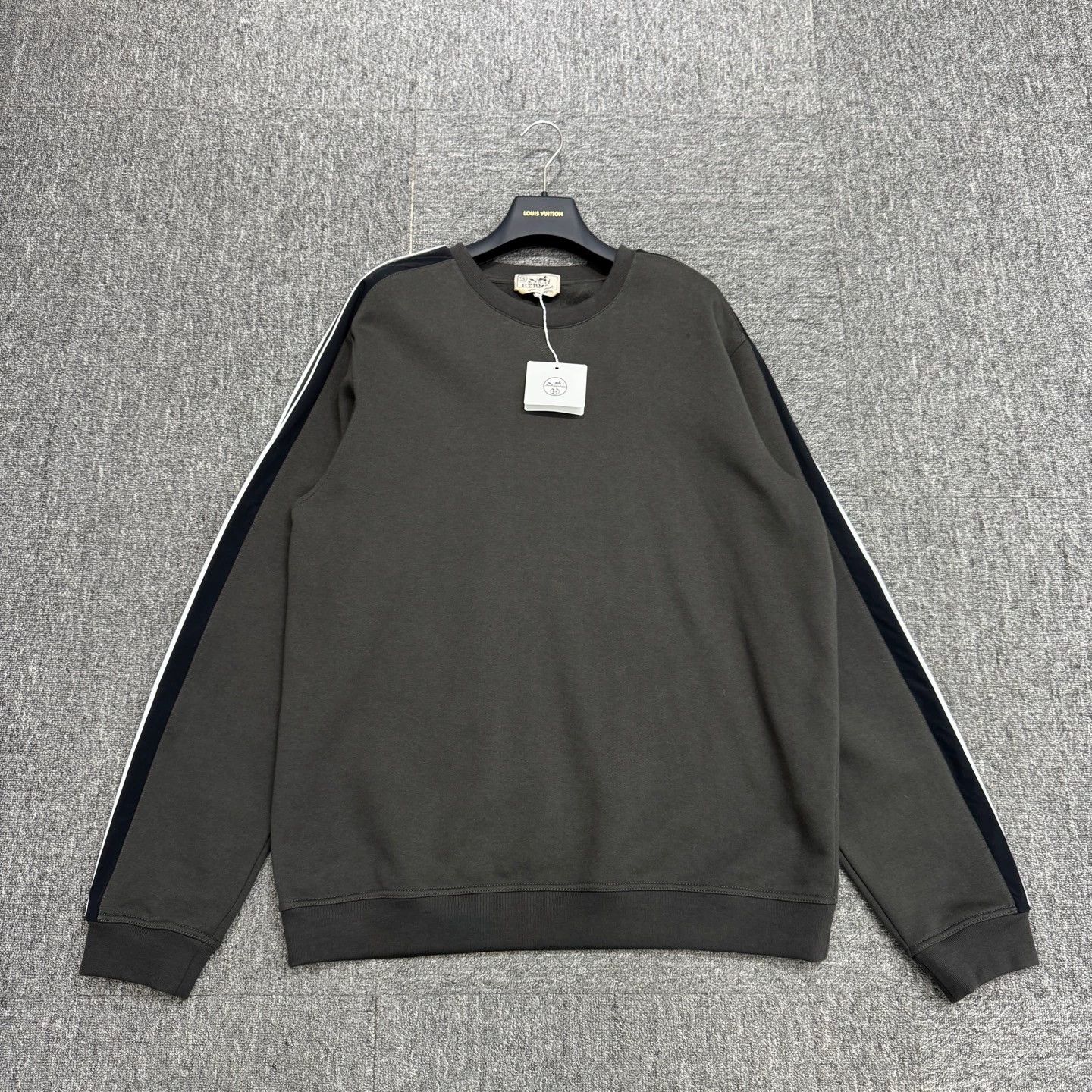 Hermes Hermes H-stripe sweatshirt XXL 99% new tags stain Size US XXL / EU 58 / 5 - 1 Thumbnail