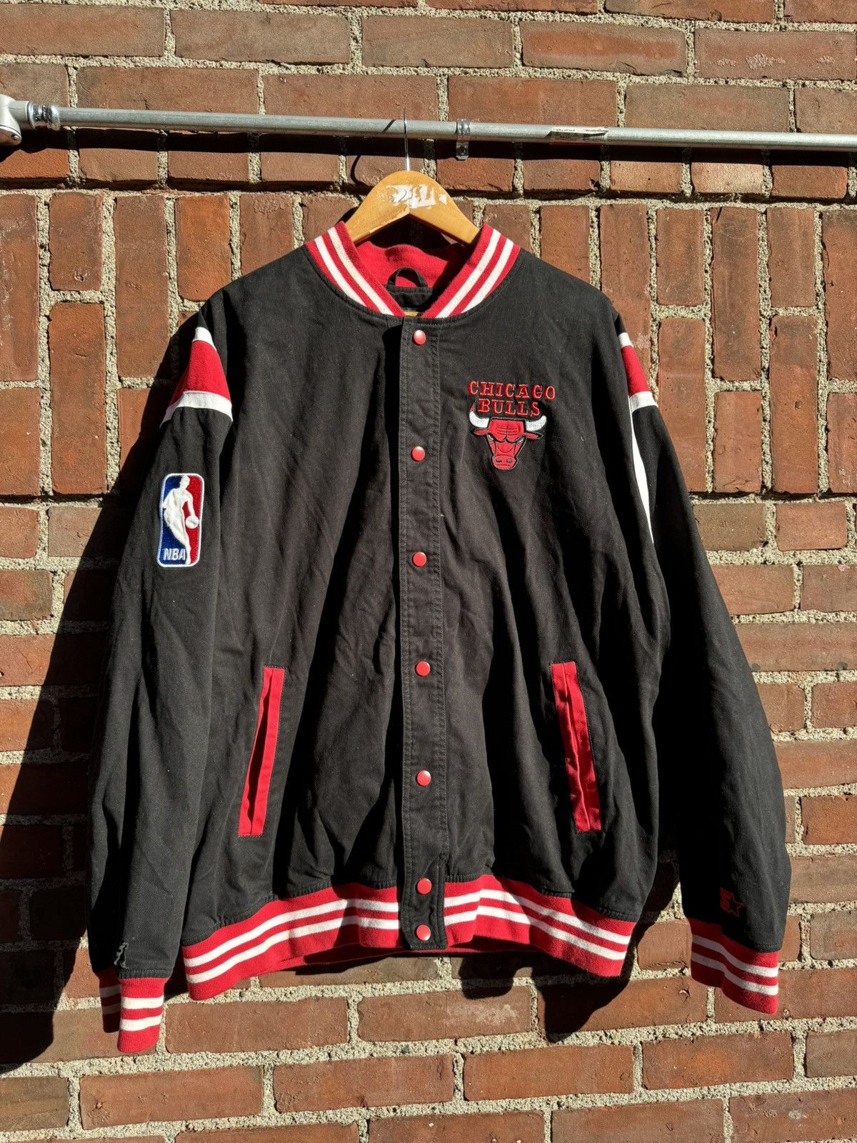 NBA × Starter × Vintage Vintage Starter Chicago Bulls 90’s Retro Jordan Jacket Size US XXL / EU 58 / 5 - 4 Thumbnail