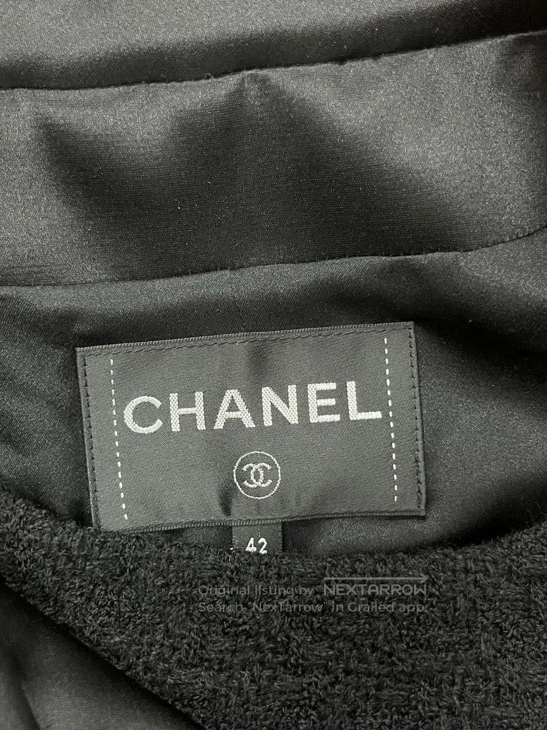 Chanel Chanel Rue Cambon Black Gold Button Jacket. Size US M / EU 48-50 / 2 - 4 Thumbnail