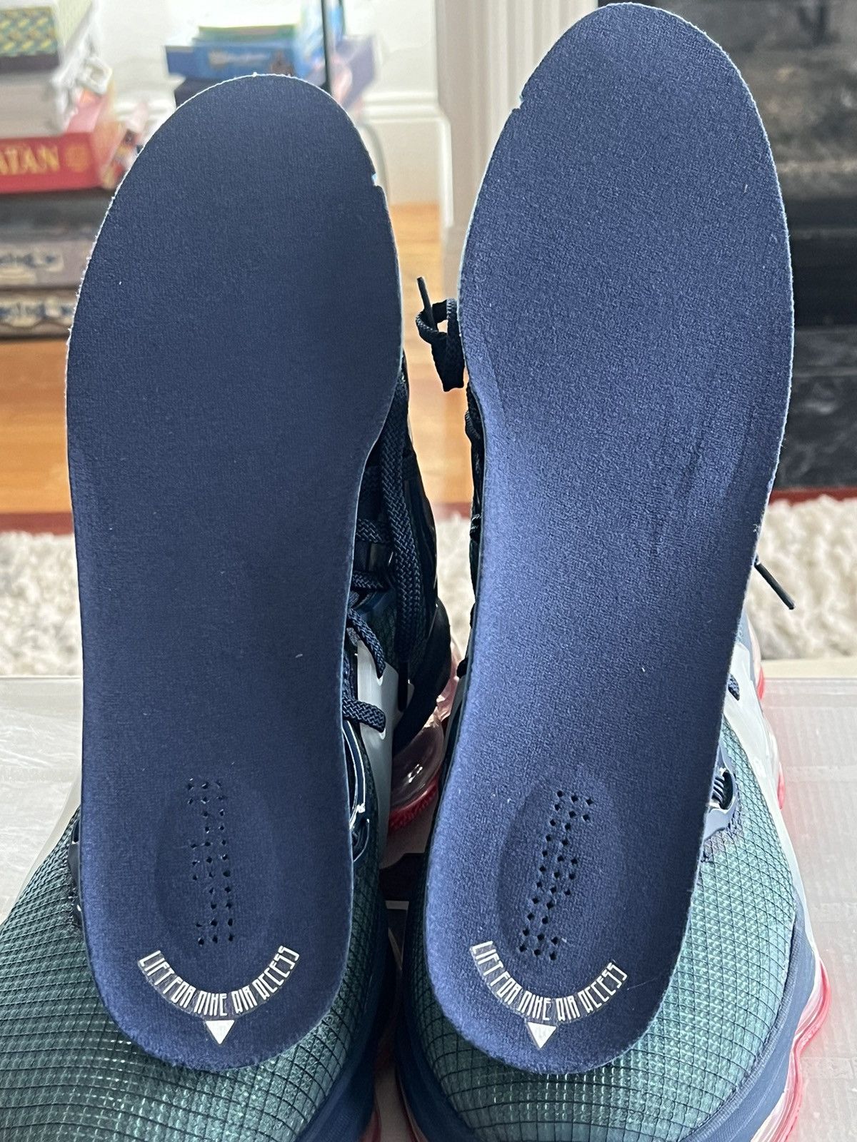 Nike Lebron 19: UCONN Huskies Away PE Size US 10.5 / EU 43-44 - 17 Thumbnail
