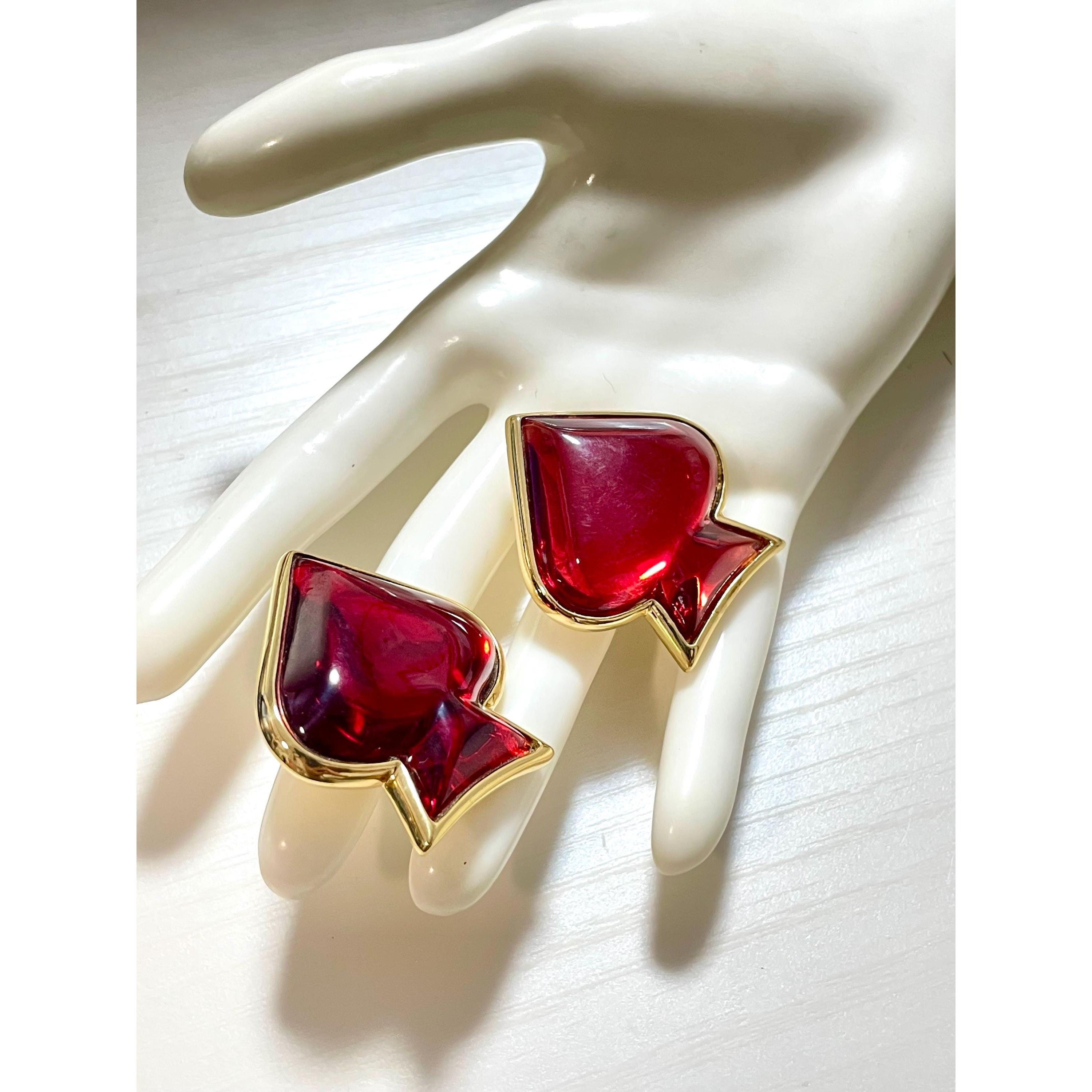 Yves Saint Laurent Vintage Yves Saint Laurent red gripoix stone spade earrings Size ONE SIZE - 4 Thumbnail