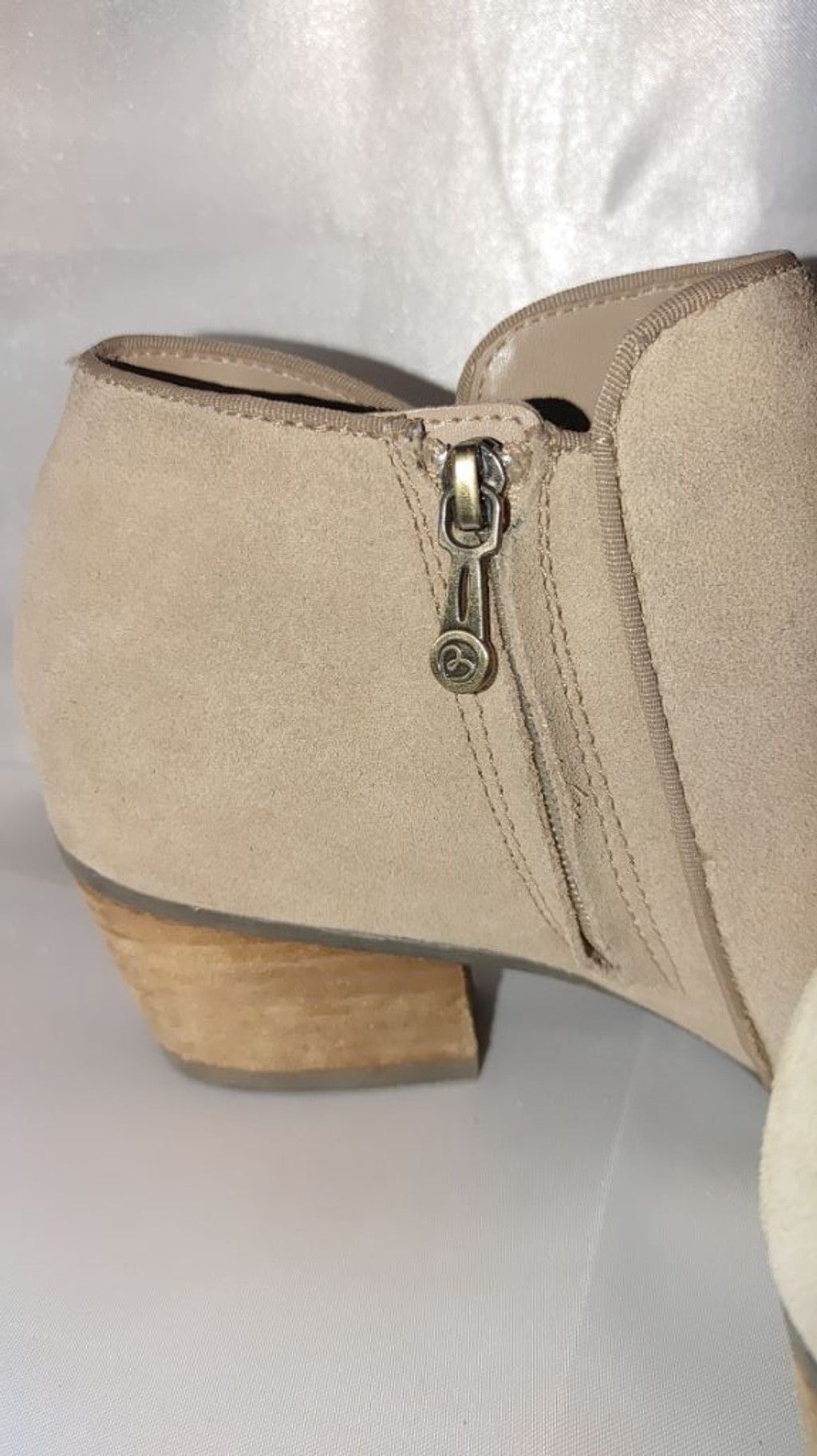 Blondo Blondo Valli Waterproof Suede Boots Size 7M (color Sand) Size US 7 / IT 37 - 3 Thumbnail