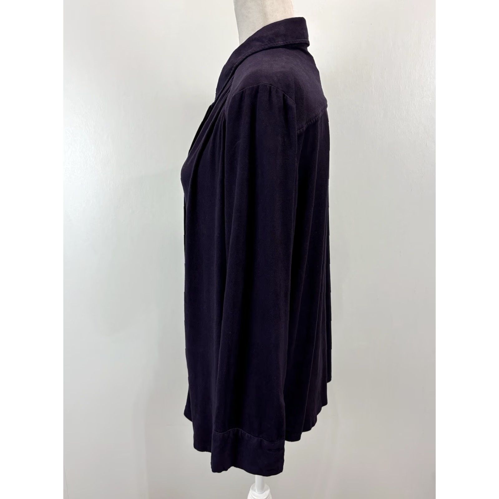 X-LARGE Chicos Microsuede Button Up Shirt Sz 3 US X-Large Dark Purple Womens Tunic Size XL / US 12-14 / IT 48-50 - 2 Thumbnail