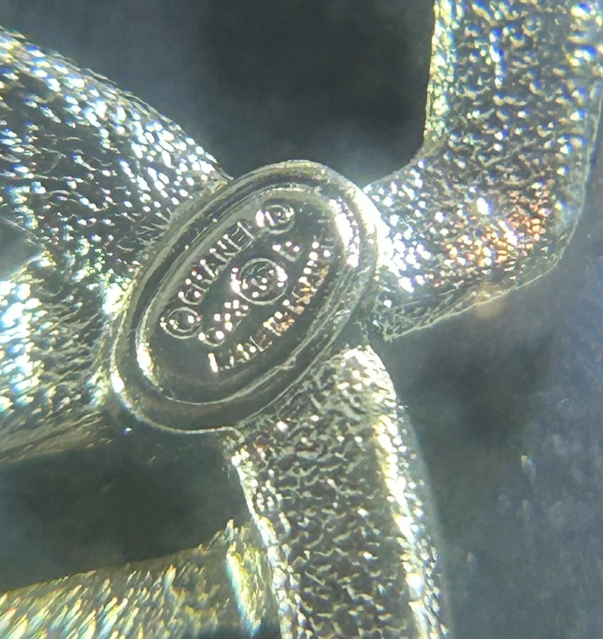 Chanel Chanel Crystal Double Heart Logo Brooch Silver C23B Size ONE SIZE - 6 Thumbnail