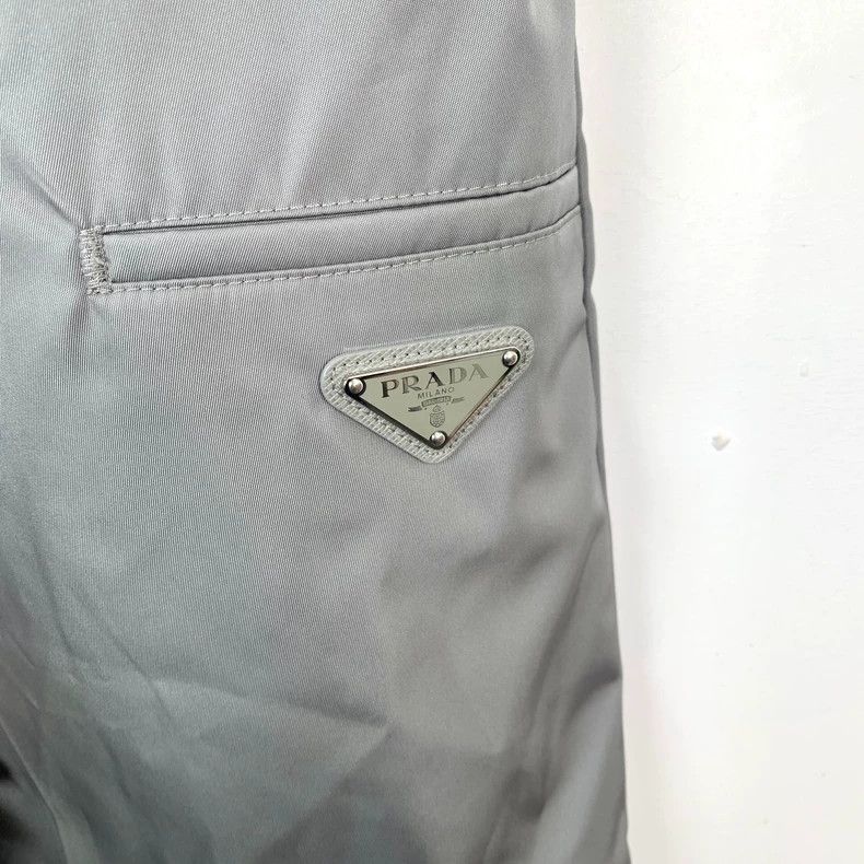 Prada Prada Gray triangle zipper casual shorts 2501-Nextarrow Size US 32 / EU 48 - 5 Thumbnail