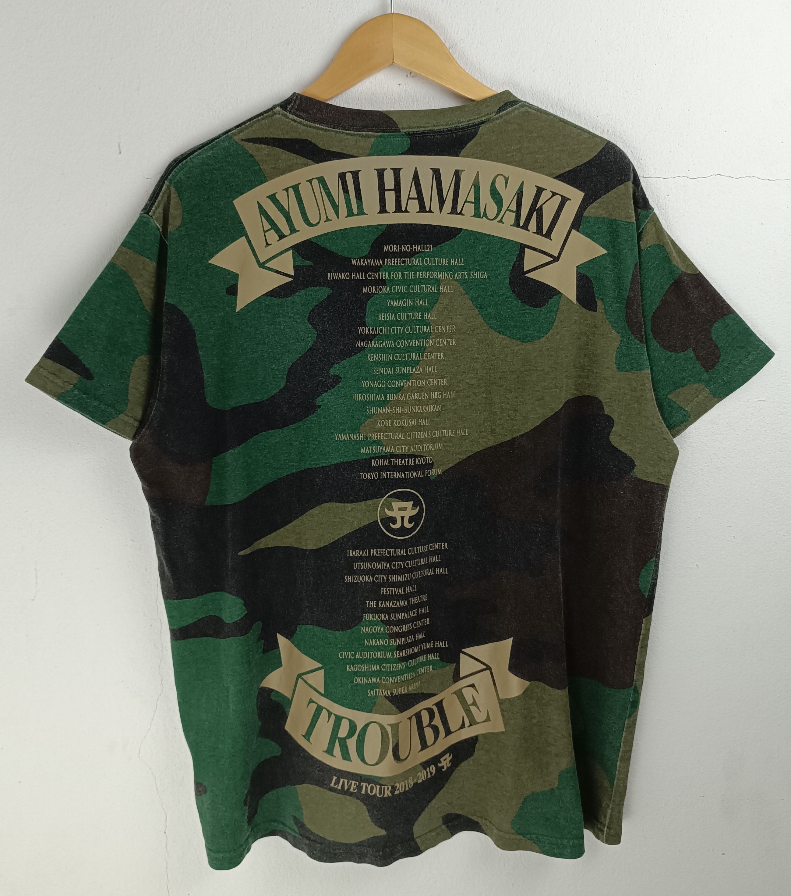 Band Tees VINTAGE 2018 AYUMI HAMASAKI TROUBLE TOUR CAMO TEE VERY RARE Size US XL / EU 56 / 4 - 4 Thumbnail