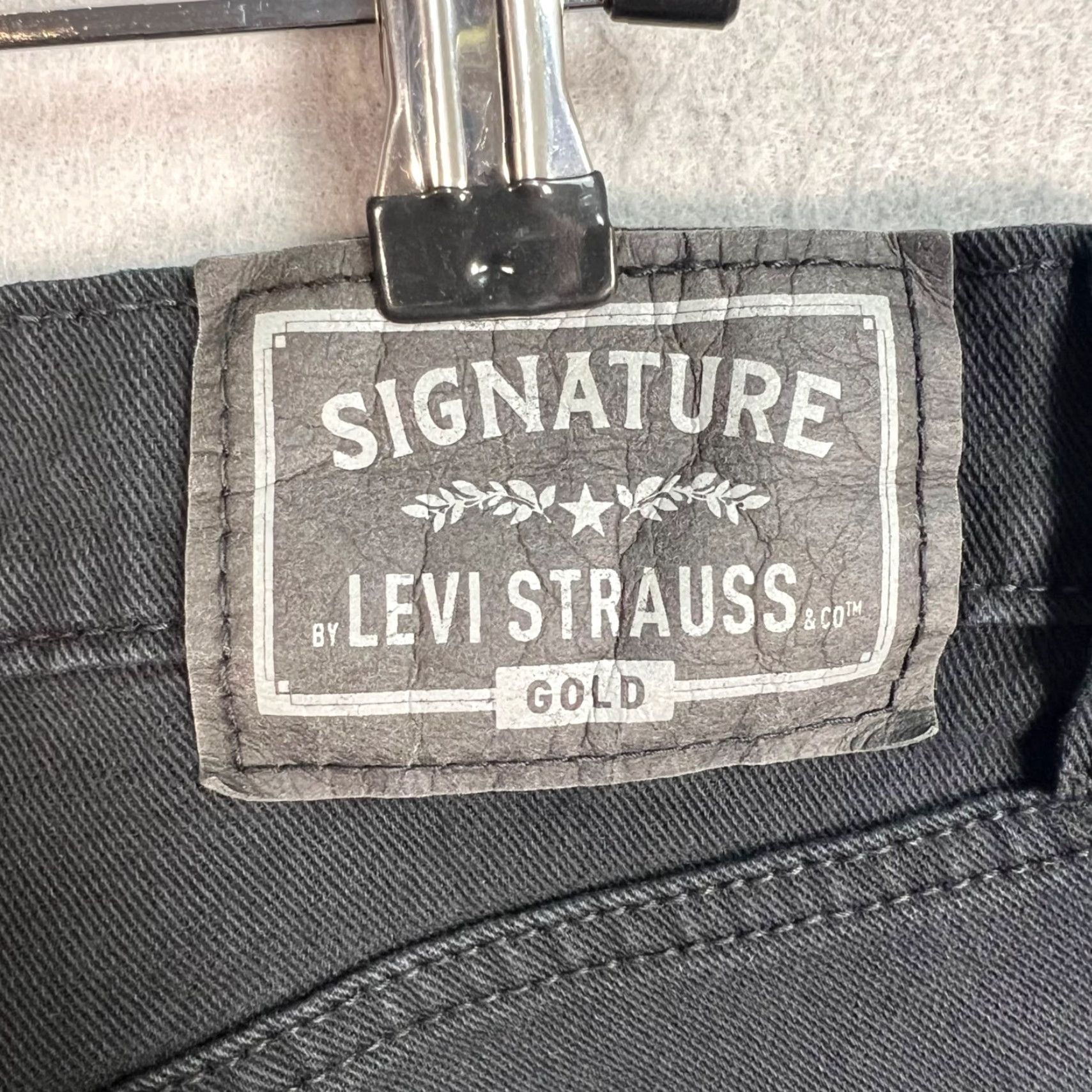 Levi's VINTAGE Levi's Jeans Men 29 x 32 Relaxed Fit Signature Gold Distressed Hem / Black Denim 5-Pocket Straight Fit Mens Size US 29 - 3 Thumbnail