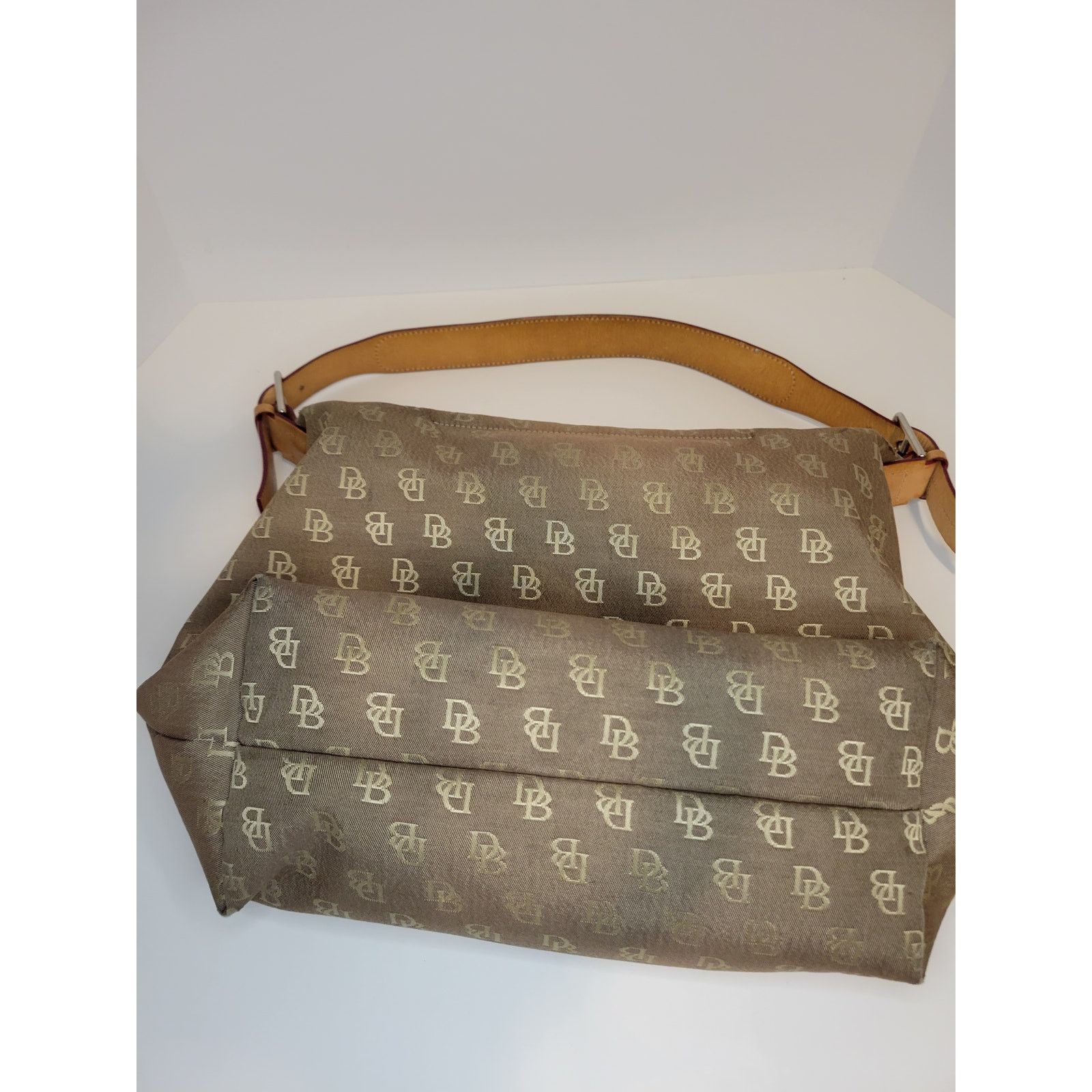 Dooney & Bourke Authentic Dooney & Bourke Brown Canvas Leather Handbag Size ONE SIZE - 6 Thumbnail