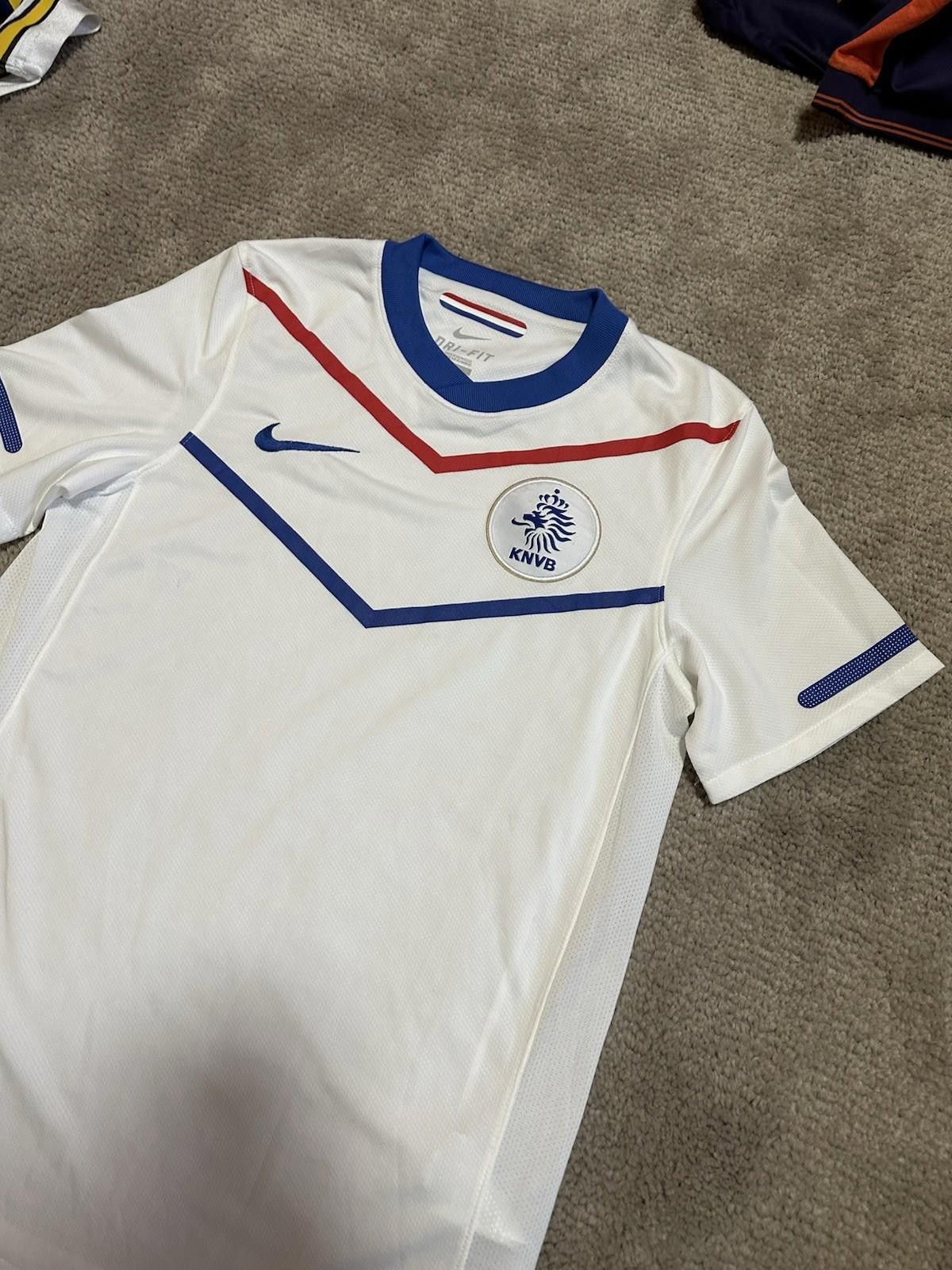Nike NETHERLANDS 2010 2012 AWAY FOOTBALL SHIRT SOCCER JERSEY Size US S / EU 44-46 / 1 - 3 Thumbnail