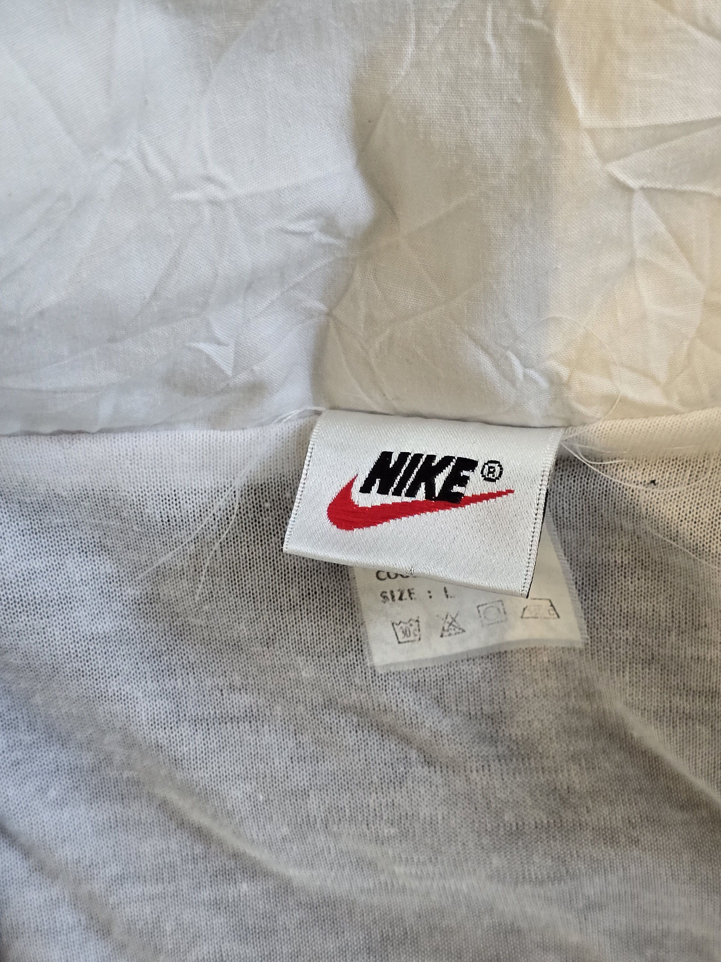 Nike Vintage Nike 90s Nylon Windbreaker Jacket - Size L(Boxy Fit) Size US L / EU 52-54 / 3 - 10 Thumbnail