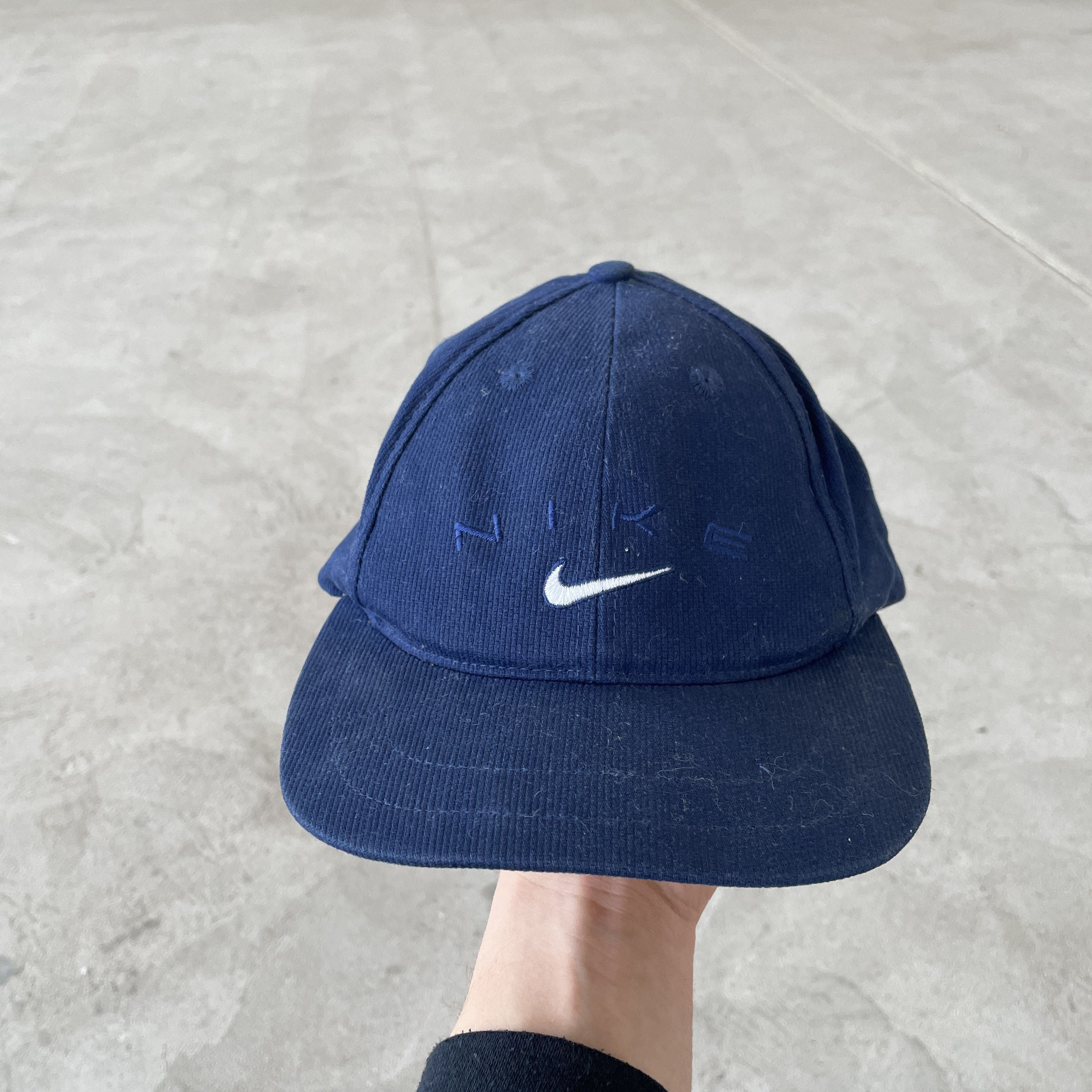 Nike Vintage Nike Swoosh Logo Navy Yellow Strapback Hat Cotton Size ONE SIZE - 2 Thumbnail