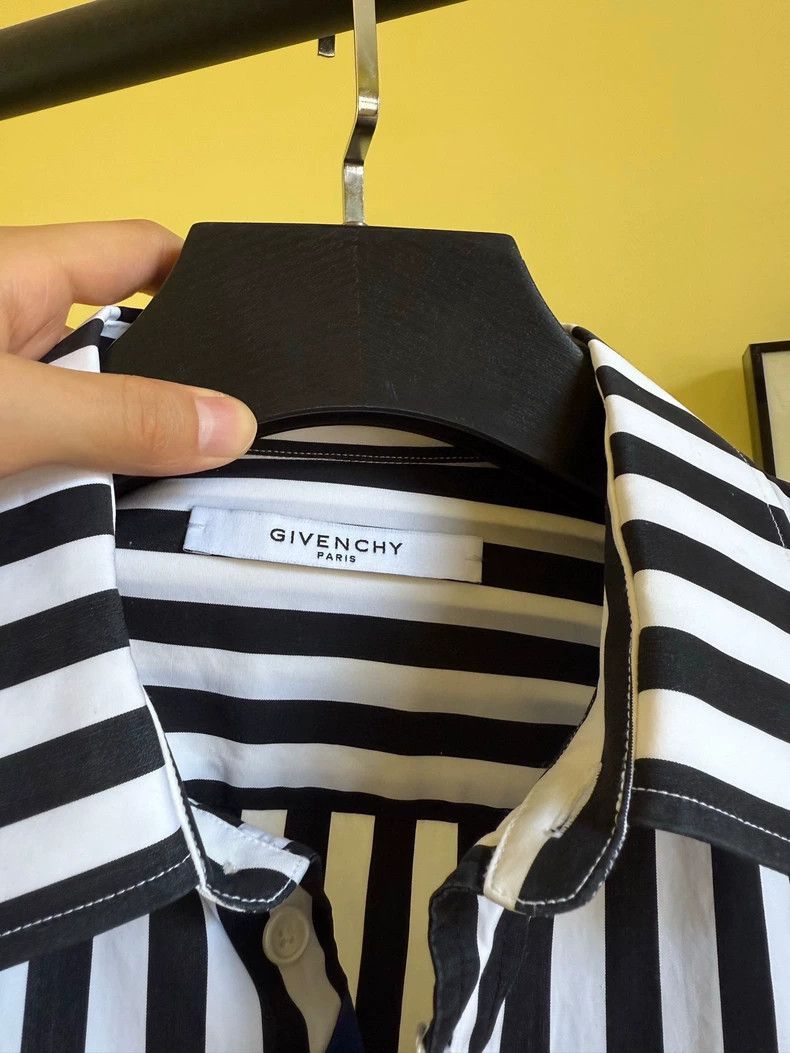 Givenchy Givenchy Striped Shirt, Size 41, Black and White Striped P Size US L / EU 52-54 / 3 - 7 Thumbnail