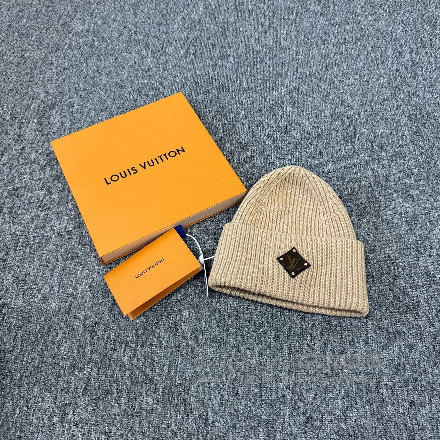 Louis Vuitton Louis Vuitton Leather bag logo; wool knit cold hat| Size ONE SIZE - 1 Thumbnail