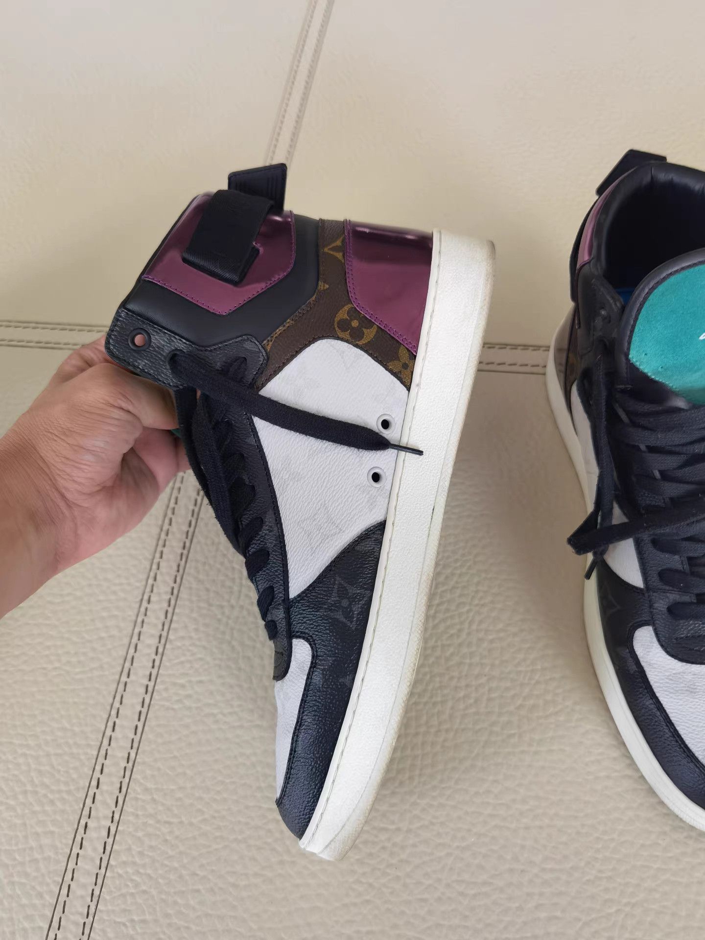 Louis Vuitton LV High-Top Sneakers K17 Size US 9 / EU 42 - 7 Thumbnail