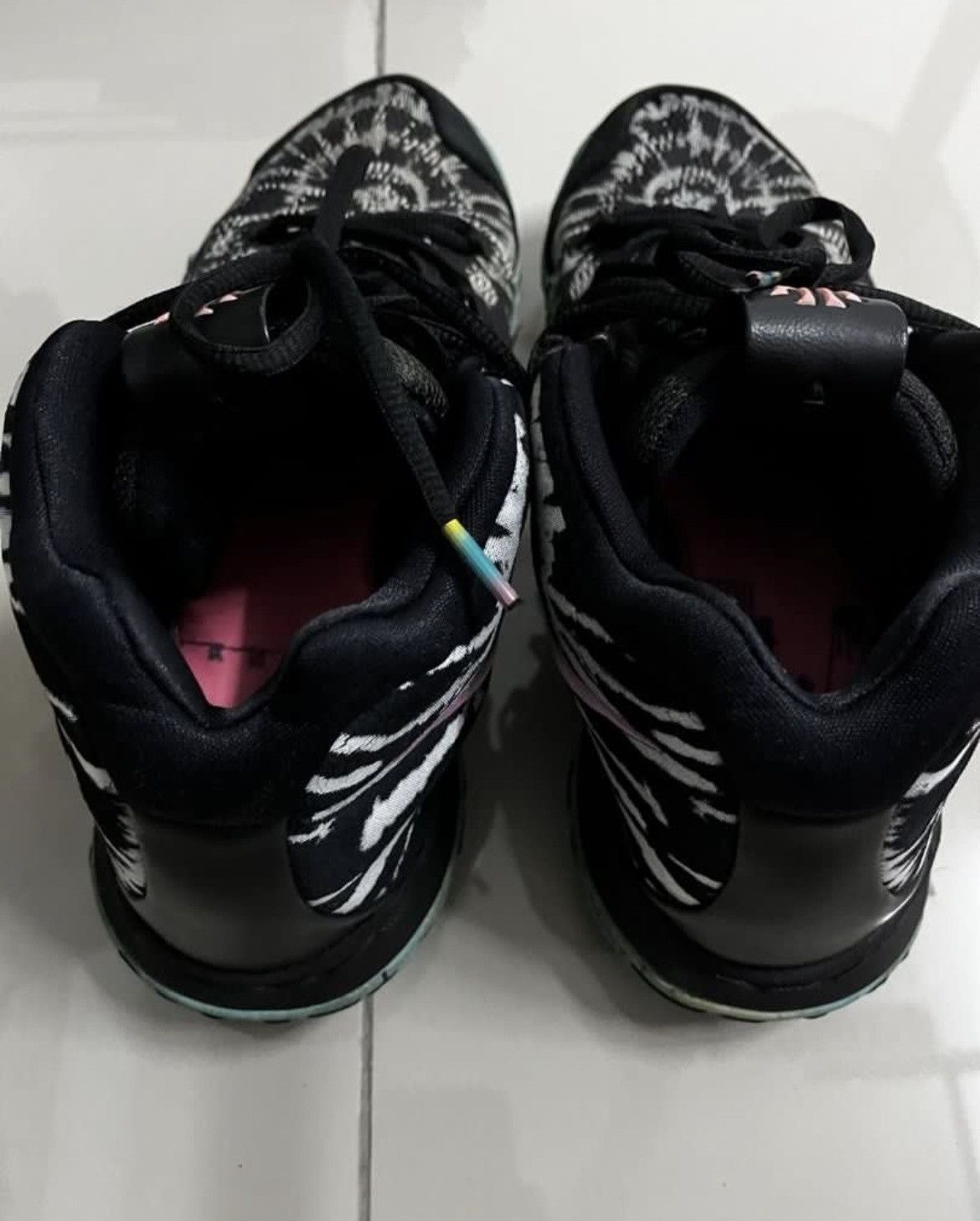 Nike Nike kyrie 4 all star white black pink Size US 10.5 / EU 43-44 - 3 Thumbnail