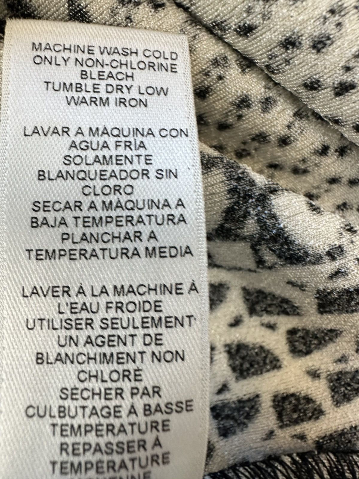 Chicos Easywear Blocked Design Tee By Chico's. Size: 3 (16/18 XL) Size 3XL / US 20-22 - 6 Thumbnail