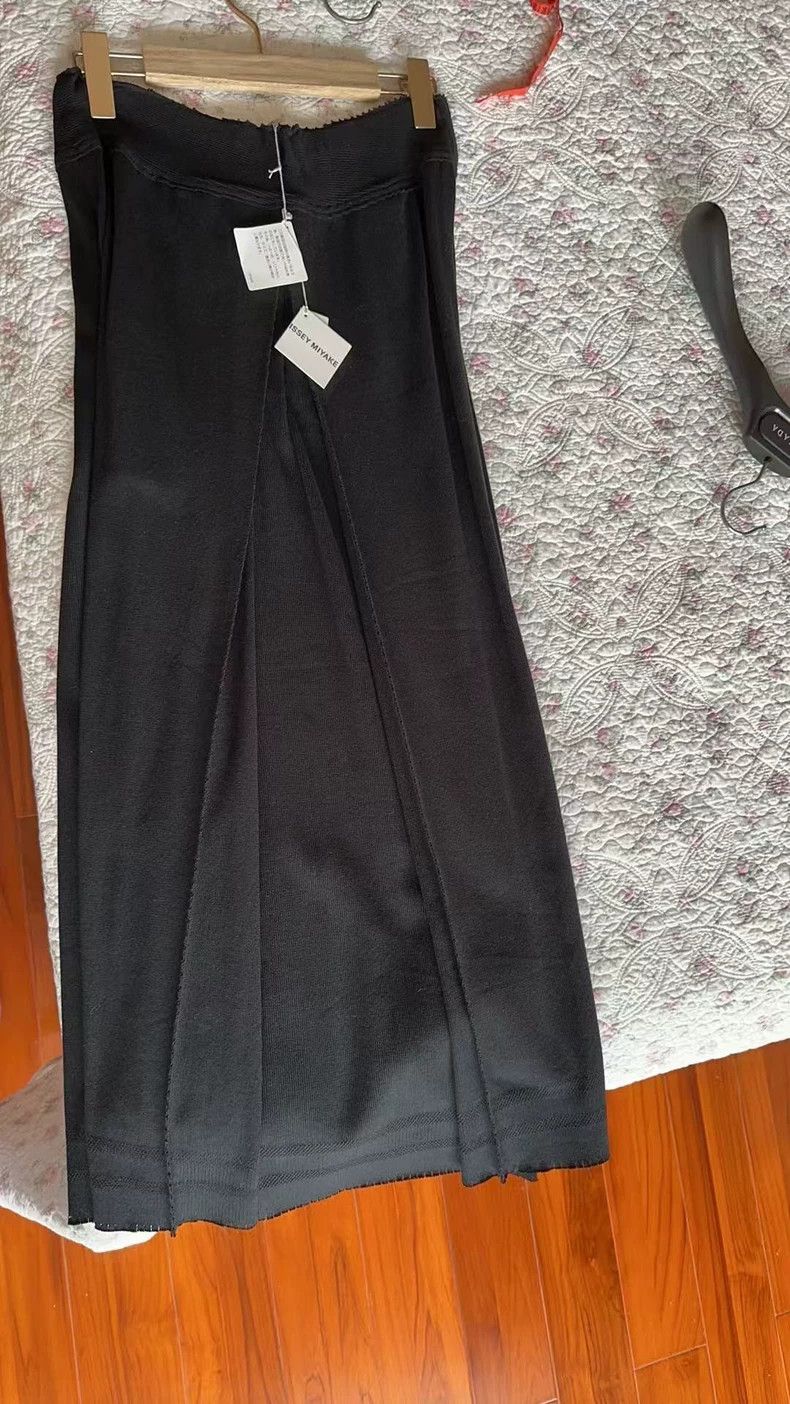 Issey Miyake Issey Miyake size:2 Black pleated pants Size 30" / US 8 / IT 44 - 4 Thumbnail