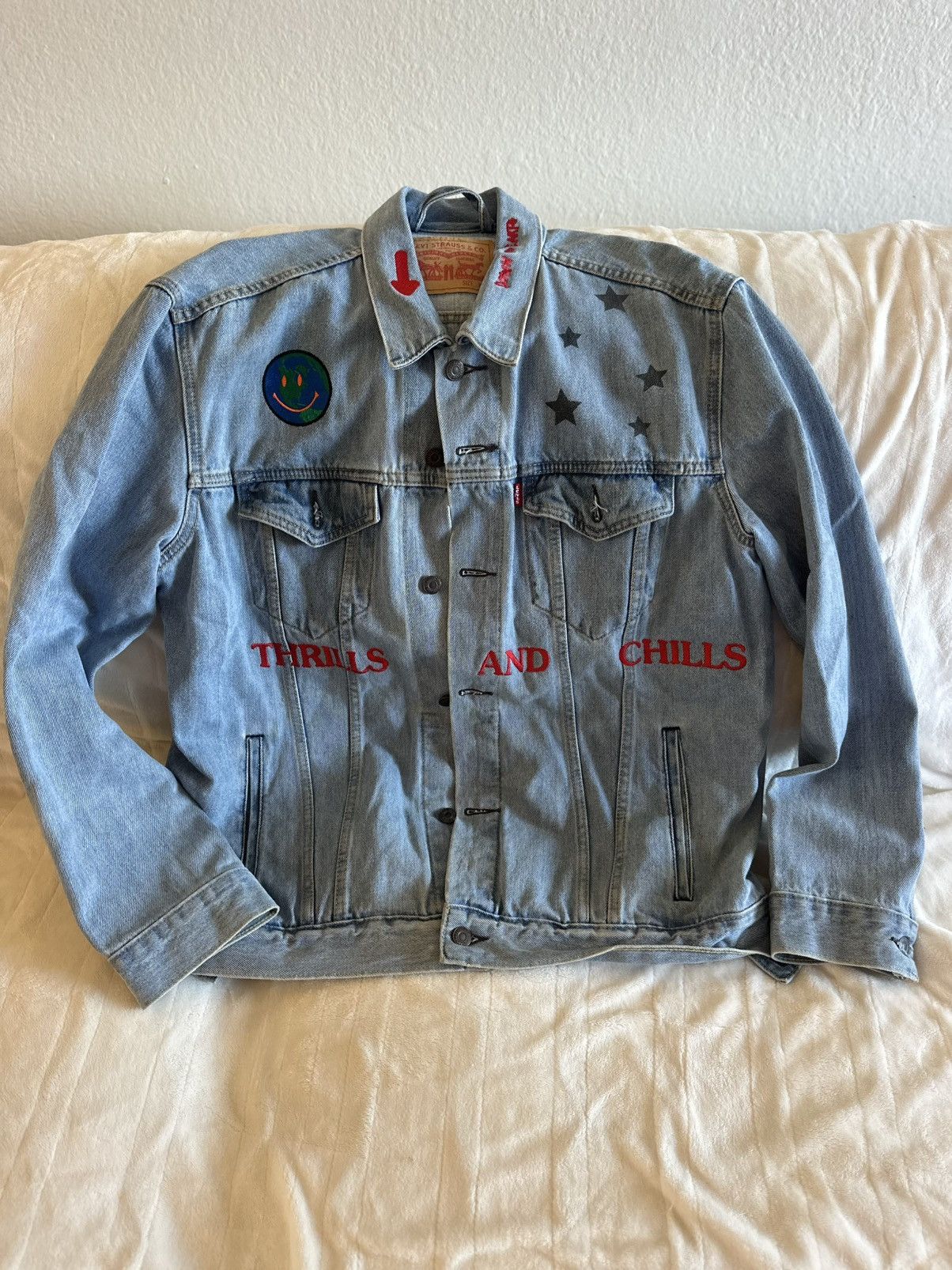 Travis Scott Travis Scott Astroworld Levi’s Denim Jacket All Over Print Size US XL / EU 56 / 4 - 2 Thumbnail